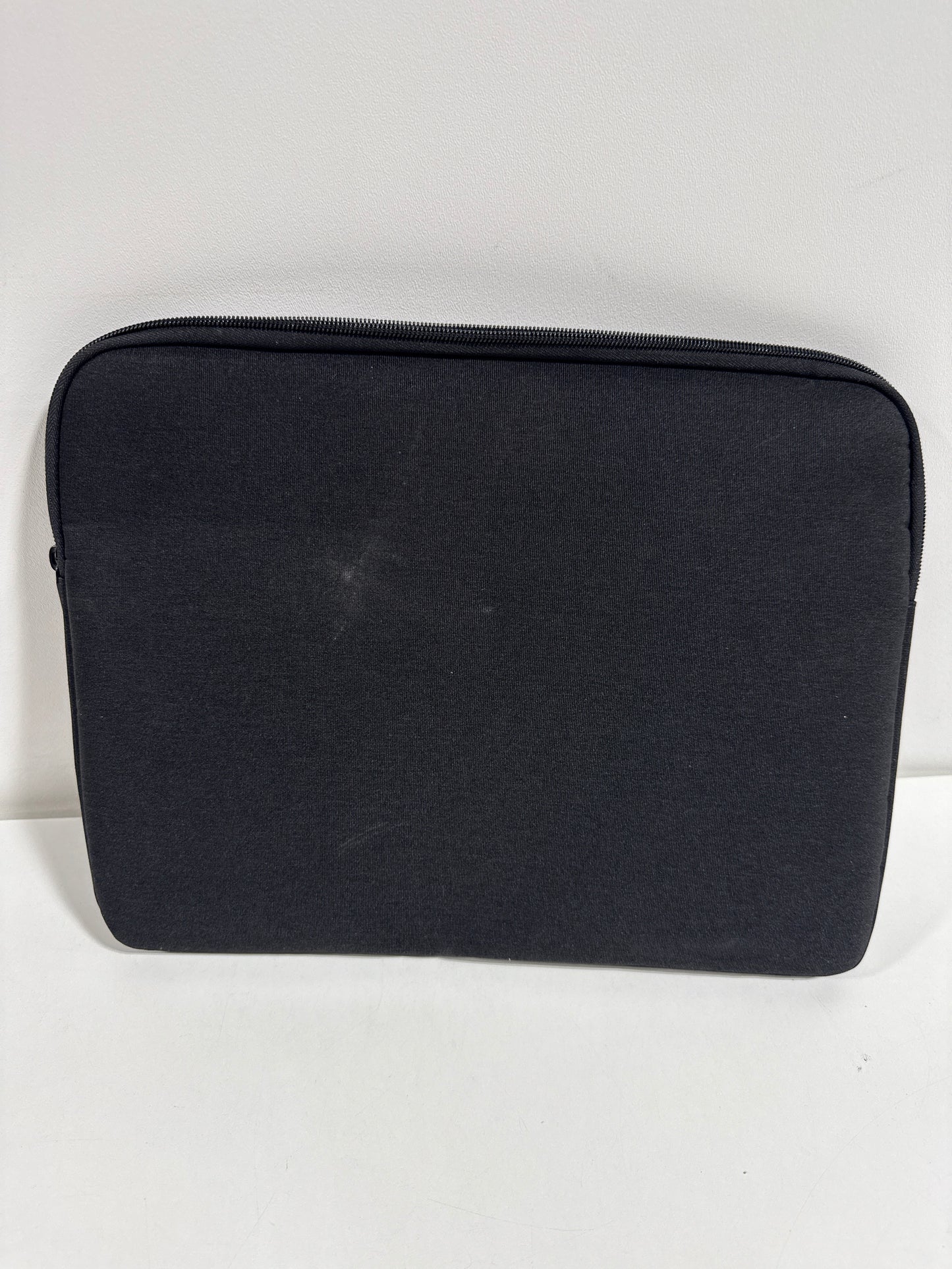 Transfer Pro-Pocket Universal 13/14-inch Laptop Sleeves - Black/White