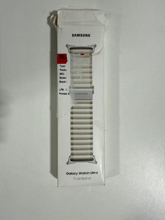 Samsung Galaxy Watch Ultra Trail Band in White Sand