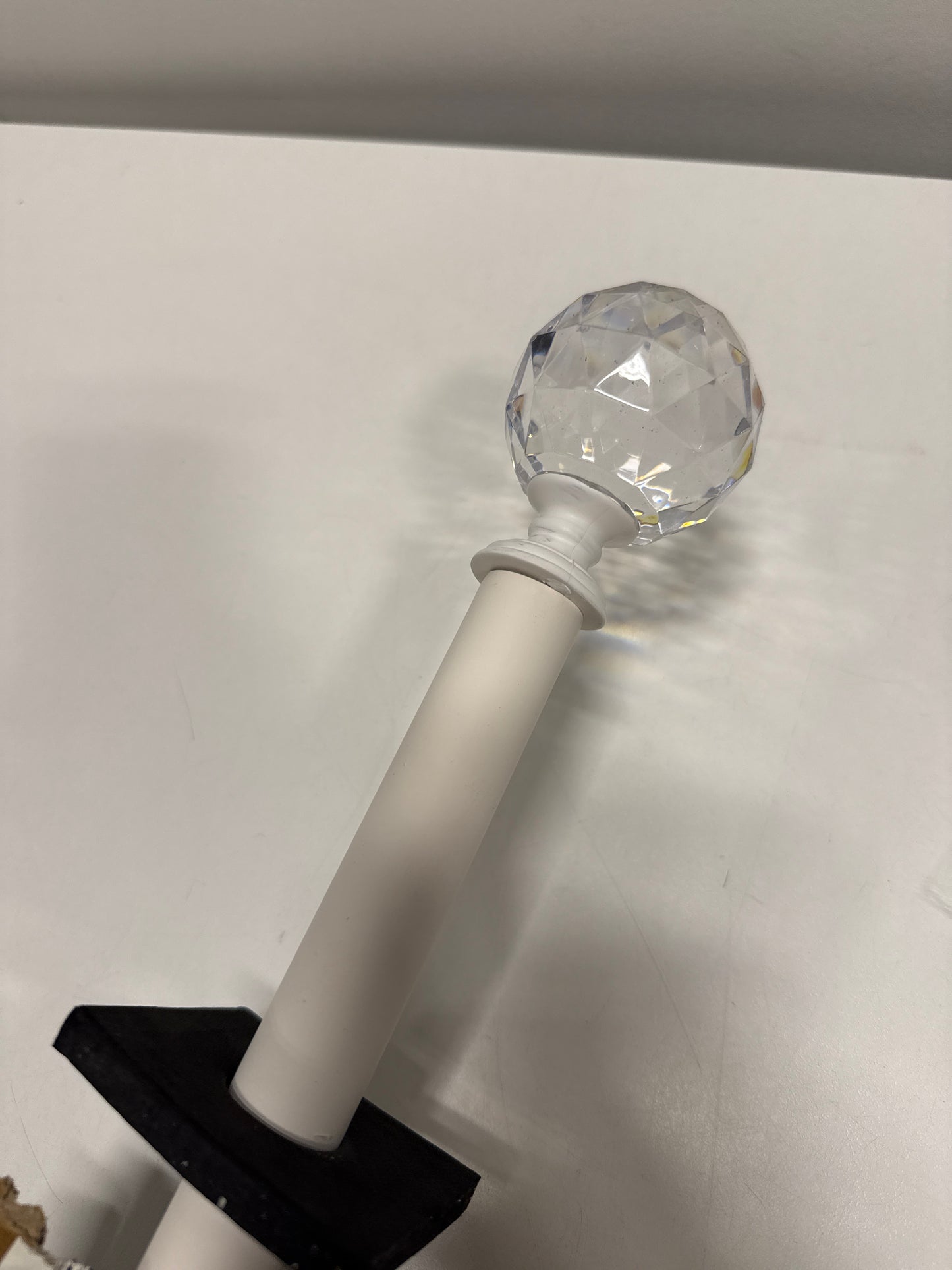 EXCLUSIVE HOME Crystal Ball 1 Curtain Rod and Coordinating Finial Set Matte White Adjustable 36 -72