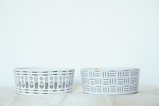 Waggo Mudcloth Ceramic Dog Bowl in Line Print - Heavyweight and Durable Pet Food and Water Dish Crock, Dishwasher Safe, Modern (Line Print)