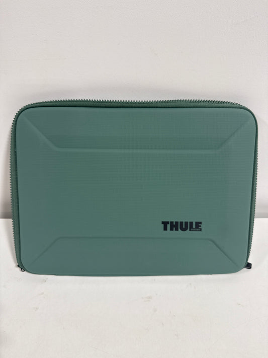 Thule - Gauntlet Laptop Sleeve Laptop Case for 14” Apple MacBook Pro, 13” Apple MacBook Pro, Air, PCs, Laptops & Chromebooks - Hazy Green