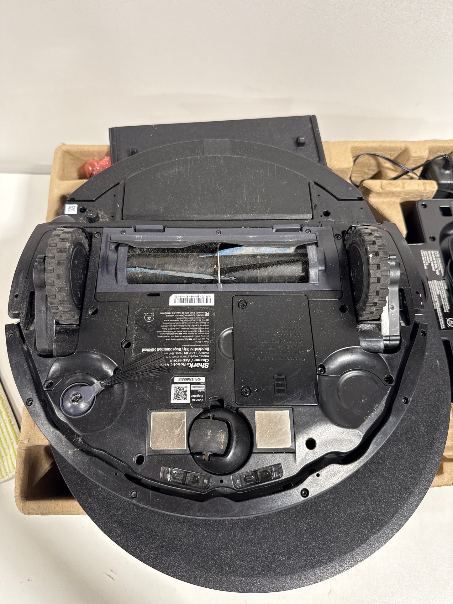 Used Shark - AI Ultra 2-in-1 Robot Vacuum & Mop with Sonic Mopping