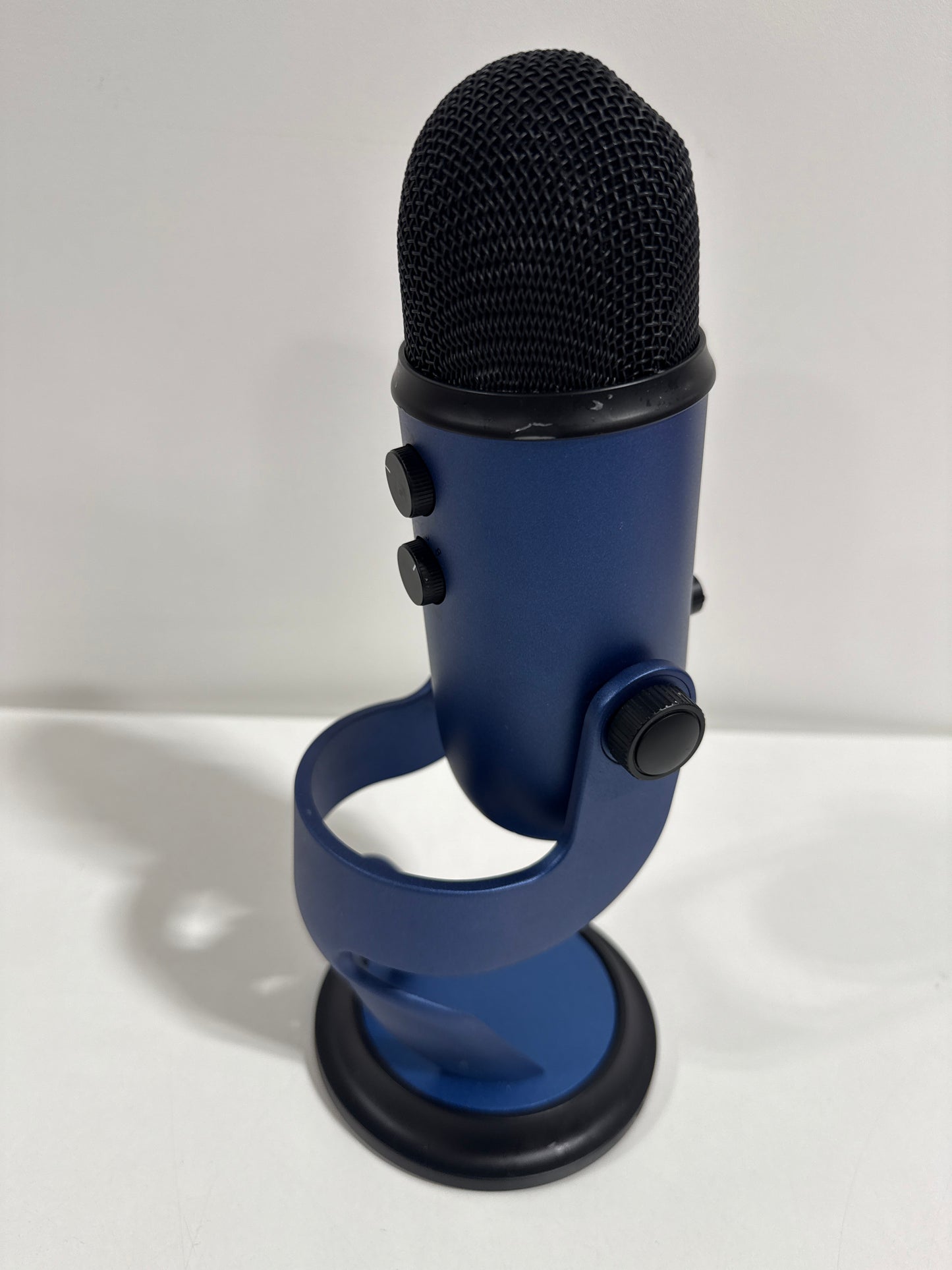 Used Blue Microphones - Blue Yeti Professional Multi-Pattern USB Condenser Microphone - Midnight Blue