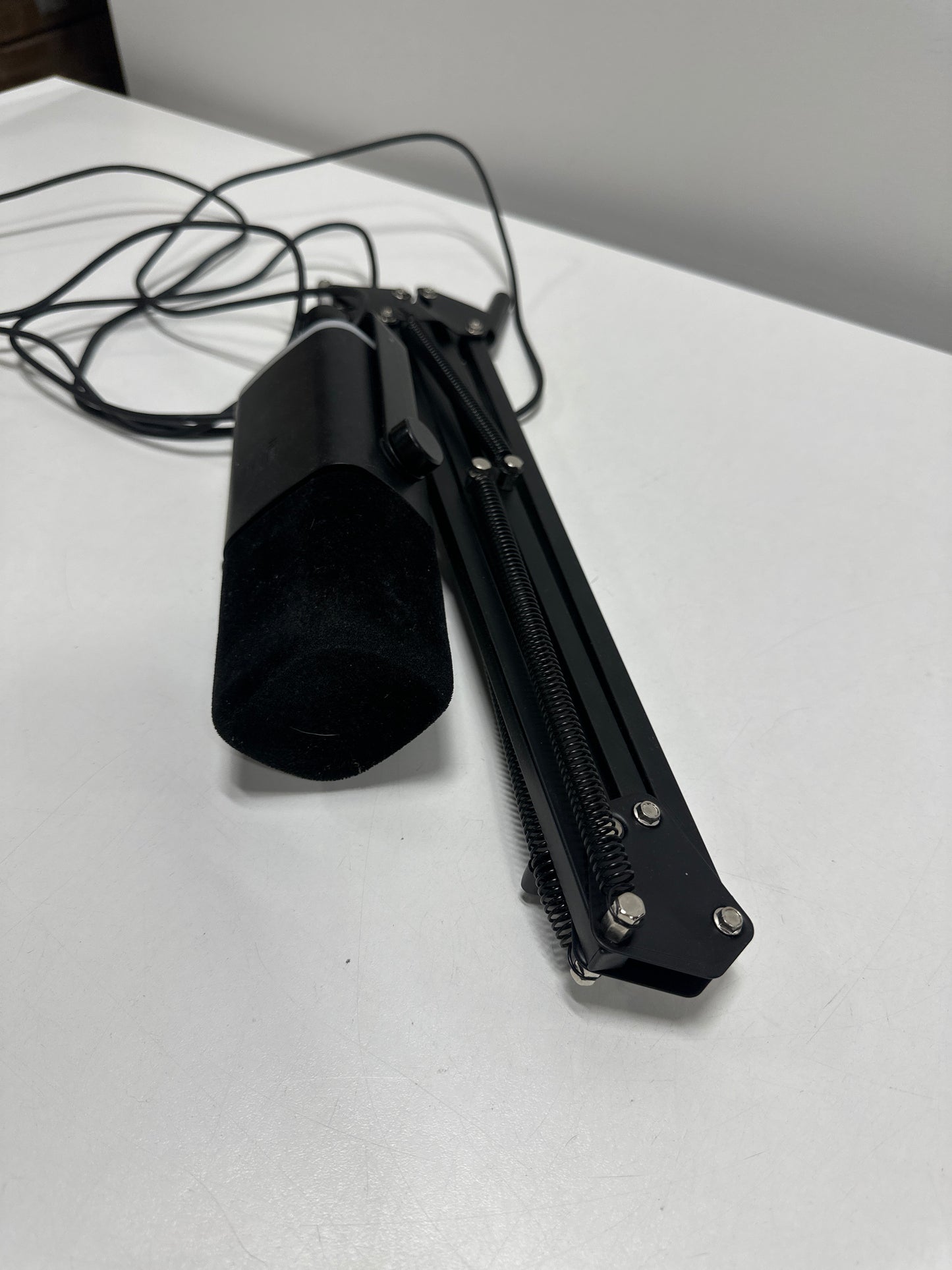 Used FIFINE - AM8T Gaming Microphone Bundle – Studio-Quality Sound, USB/XLR, RGB Lighting, Arm Boom Stand - Black