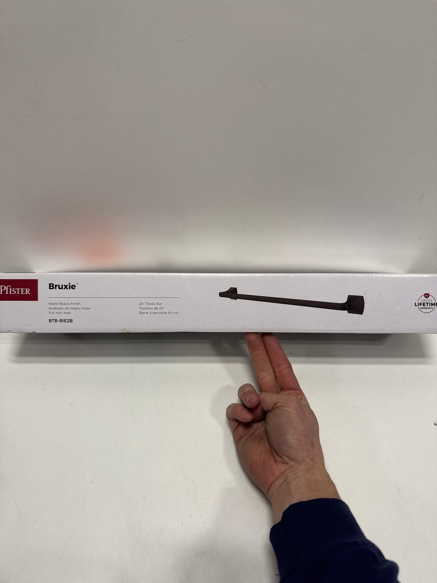 Bruxie 24 in. Wall Mounted Single Towel Bar in Matte Black