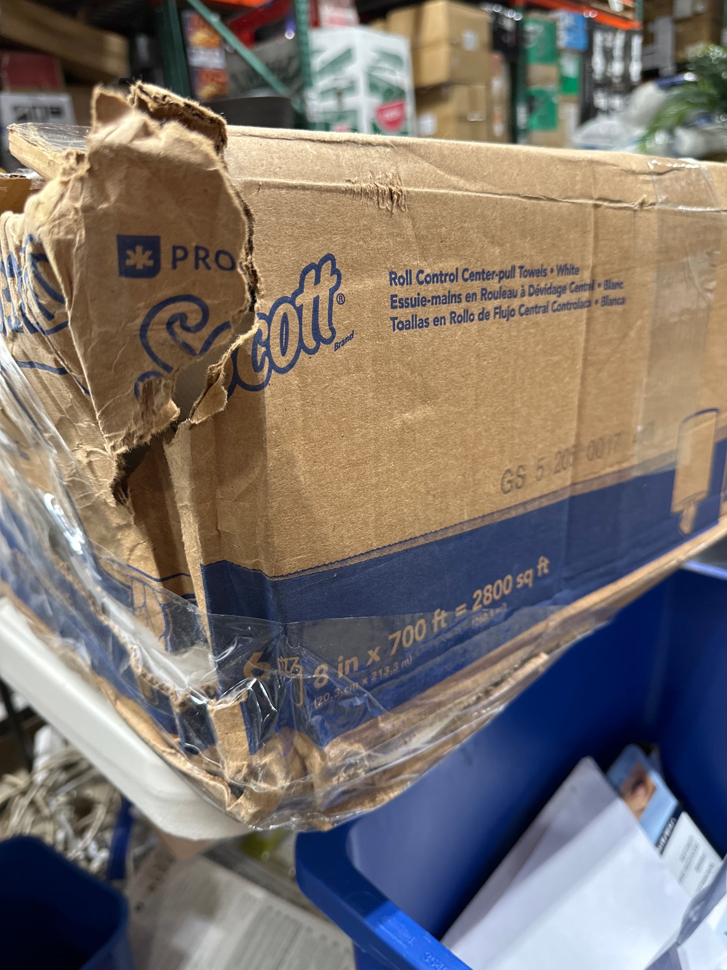 Scott 01032 Roll-Control Center-Pull Towels, 8 X 12, White, 700 per Roll (Case of 6 Rolls)