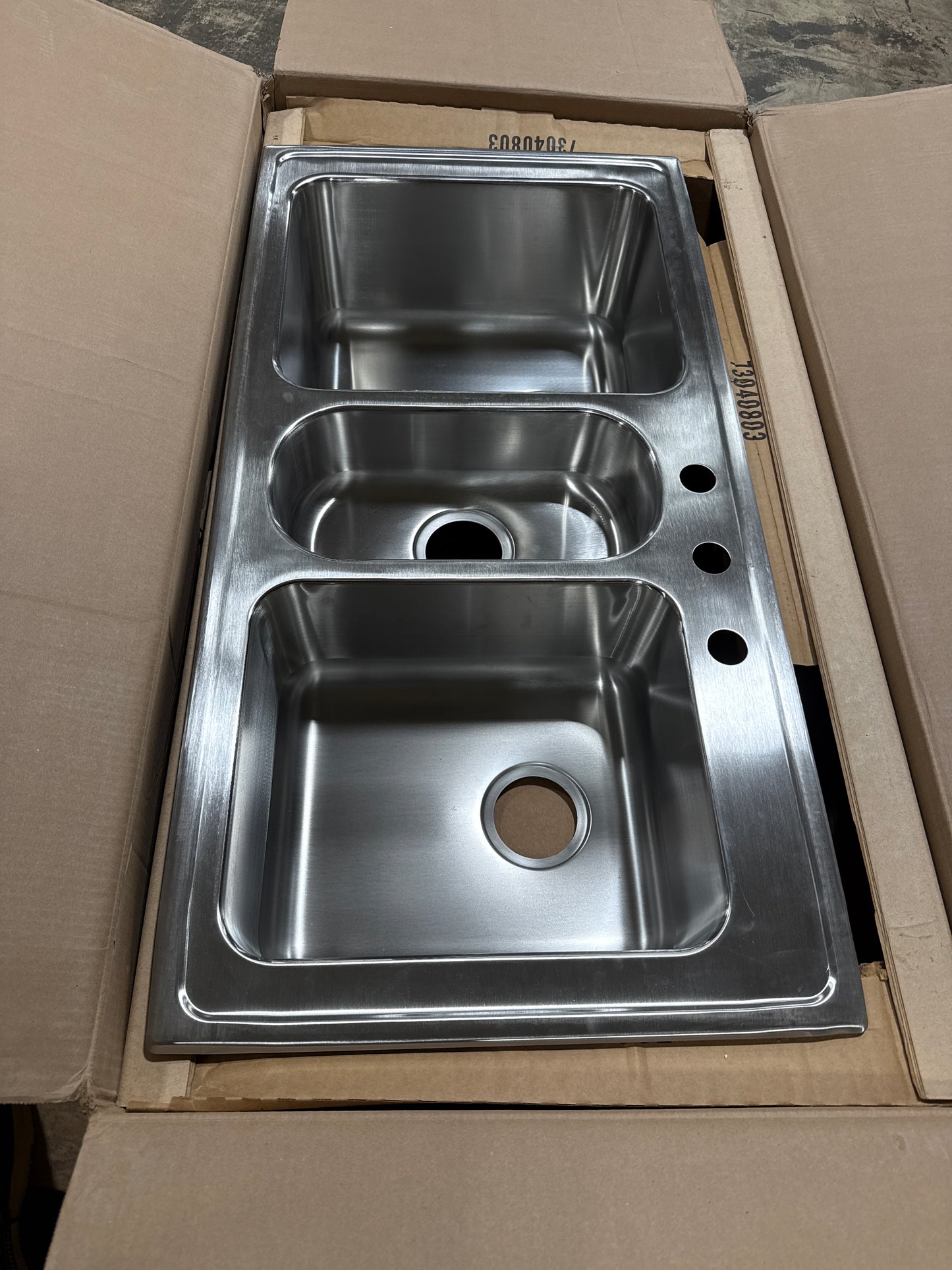 Elkay LGR43223 Lustertone Classic 43" x 22" x 10" Triple Bowl Drop-In Sink, Stainless Steel