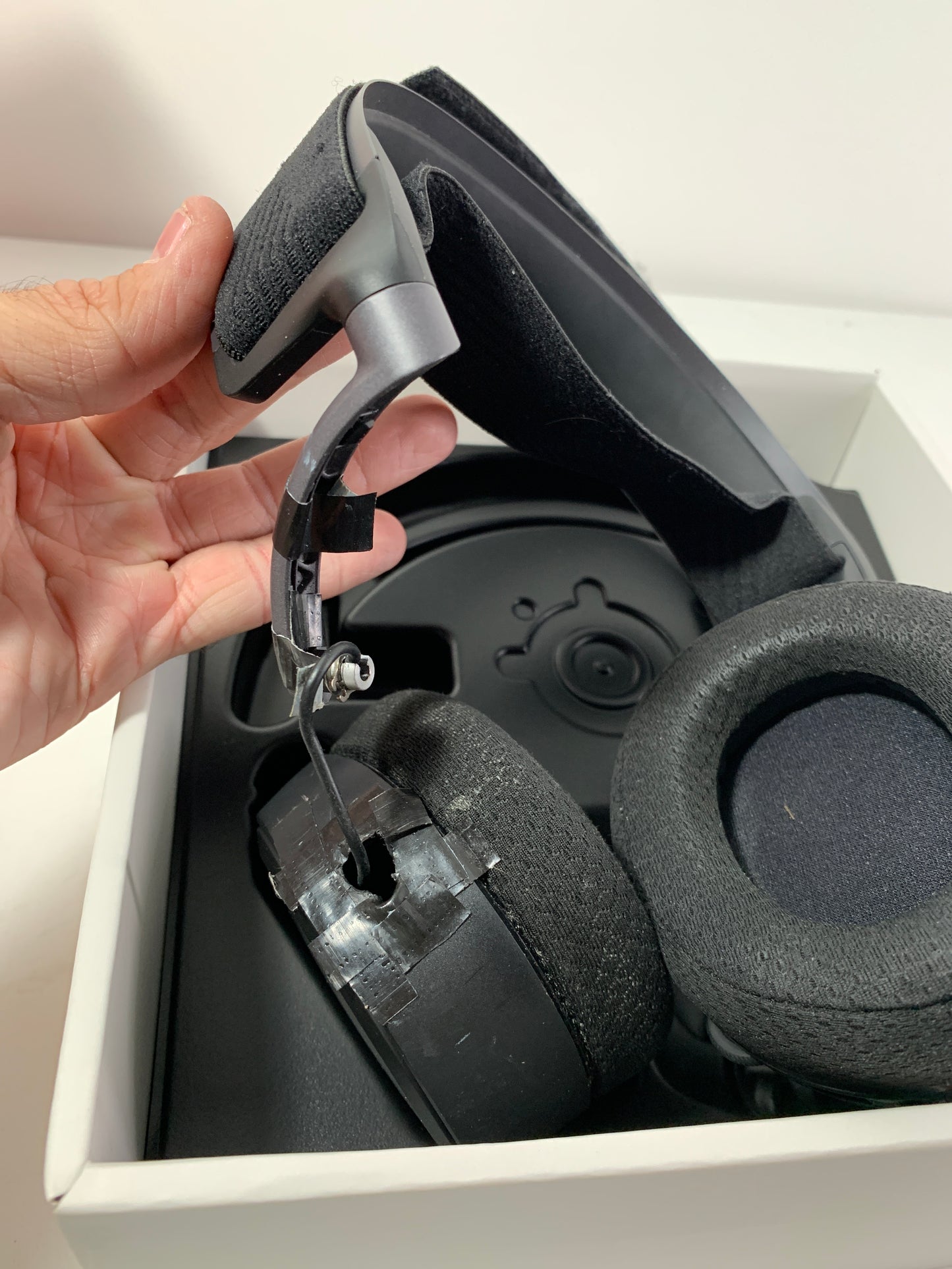 For Parts - SteelSeries - Arctis Pro Wired DTS Headphone:X v2.0 Gaming Headset for PC, PS5, and PS4 - Black