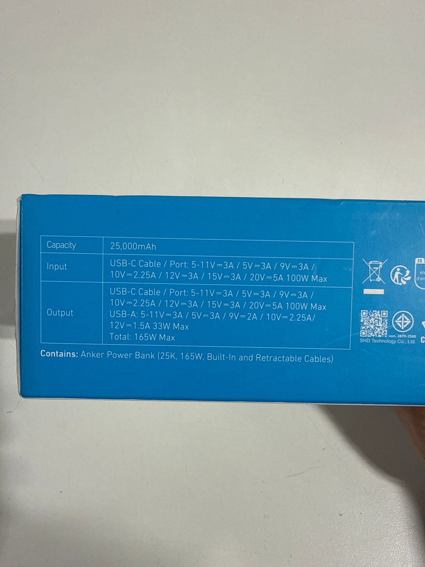 Anker - Laptop Power Bank (25K, 165W, Built-In and Retractable Cables) - Black