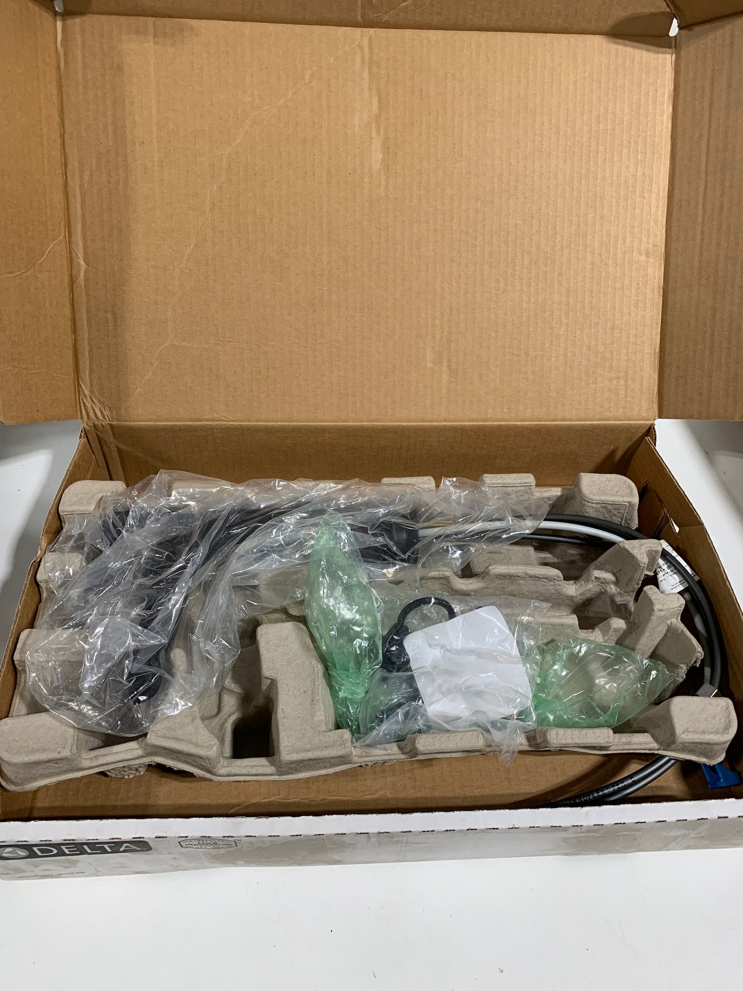 Galeon Single Handle Single Hole Bathroom Faucet in Matte Black