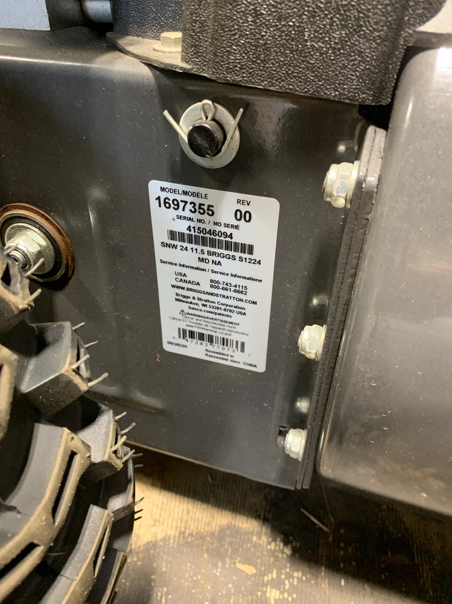 Briggs & Stratton S1224 MD 24" Snowblower 11.5 TP 250cc Engine 1697355