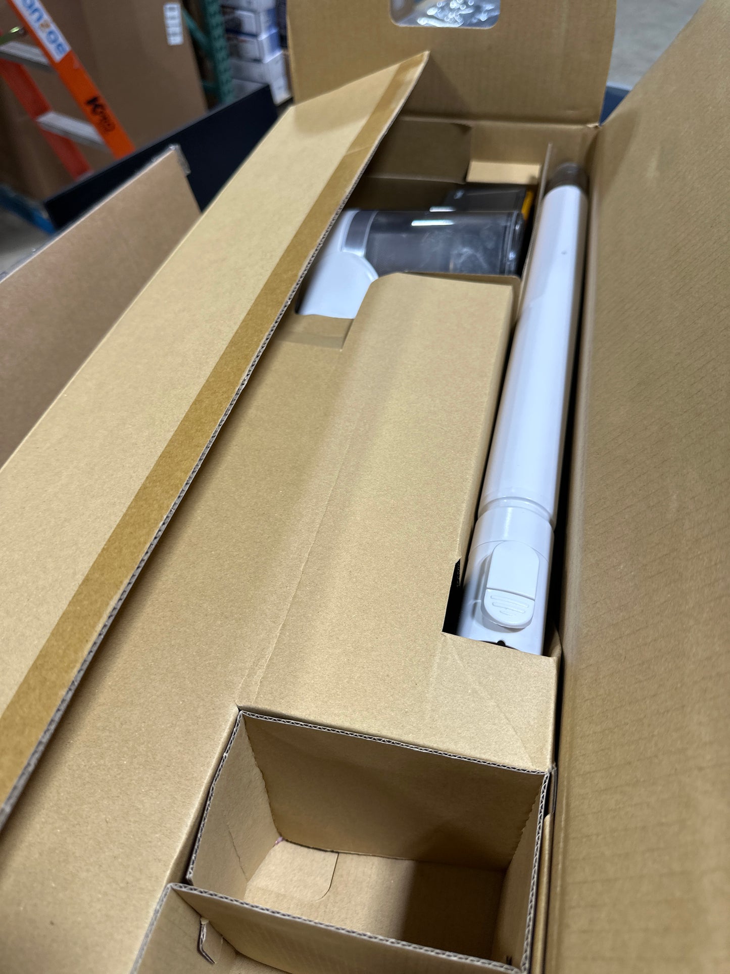 Used LG - CordZero All-in-One Cordless Stick Vacuum with Dual Floor Max Nozzle - Essence White