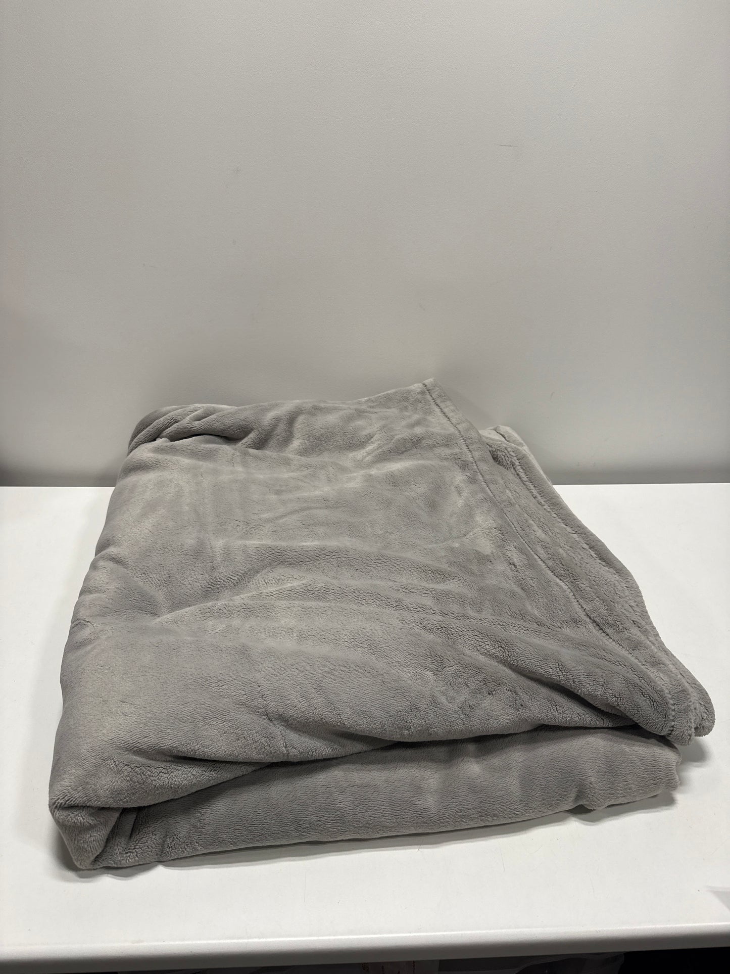 Full/Queen Ultra Plush Blanket Gray - Threshold - *Bedding