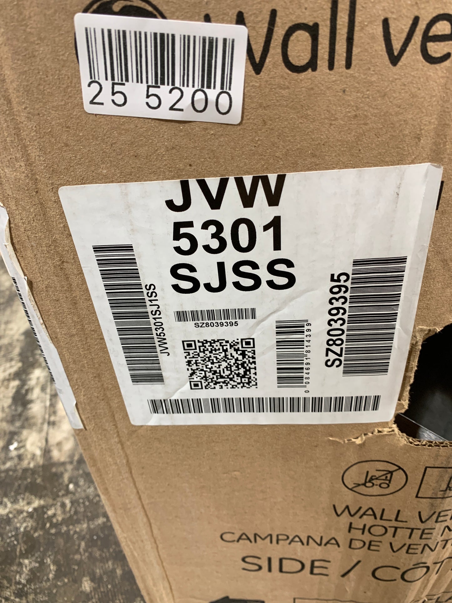 Scratch GE 30" Chimney Style Range Hood JVW5301SJSS