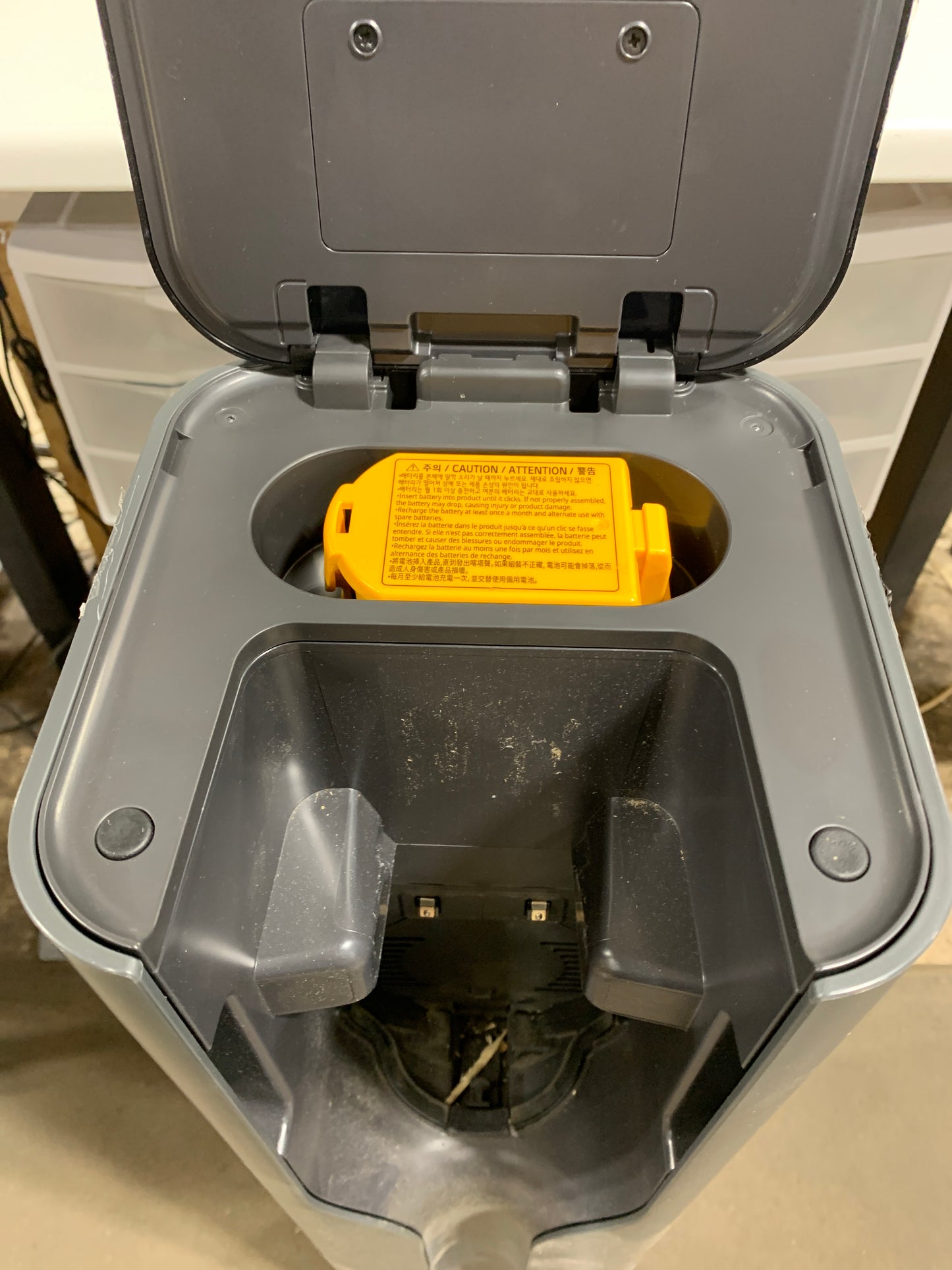 Used LG - CordZero All-in-One Cordless Stick Vacuum Stand