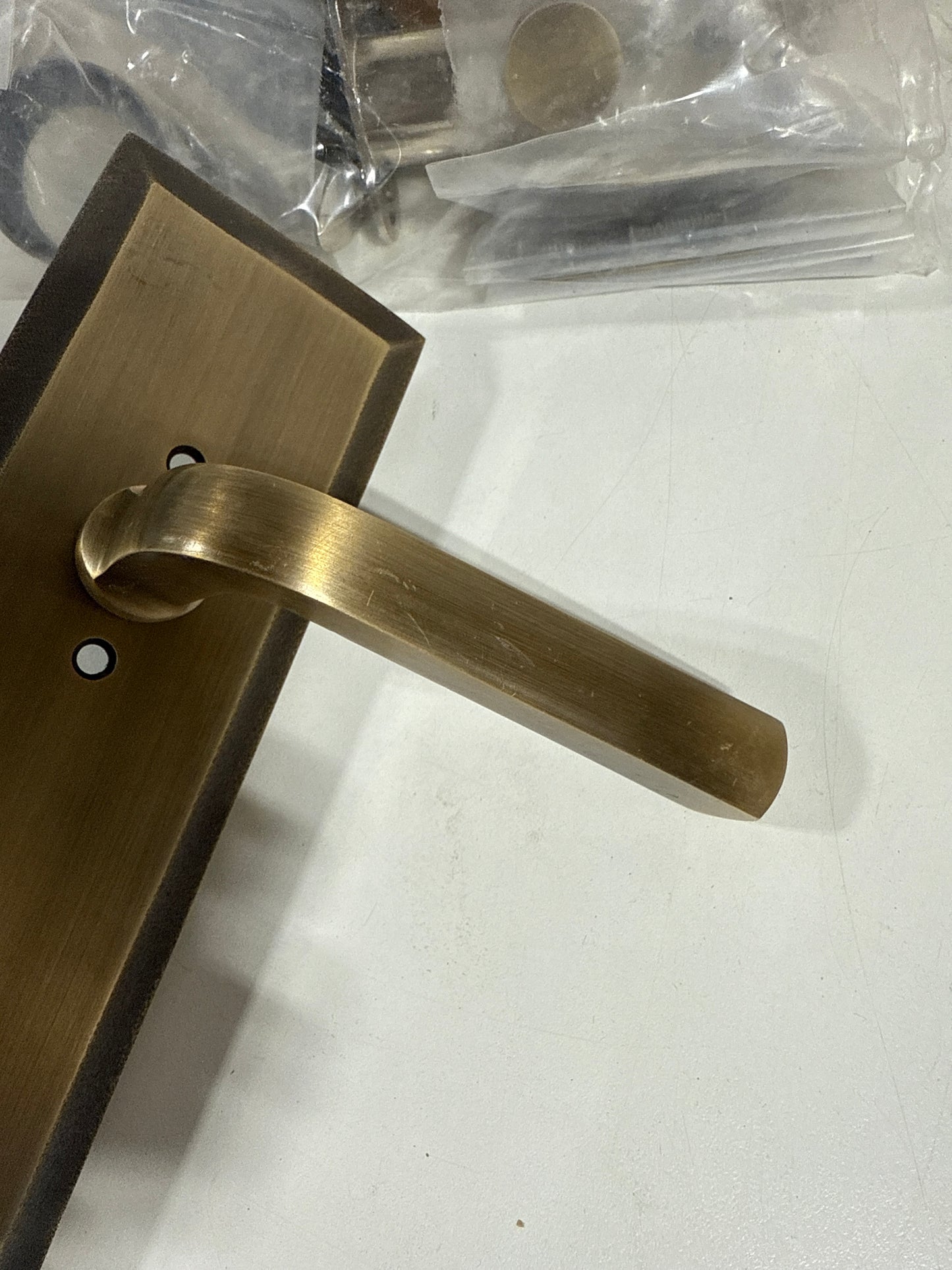 Scratch Signature Hardware 479101 Aurick Right Handed Solid Brass Keyed Entry Door Lever Set with 2-3/8" Backset - Antique Brass