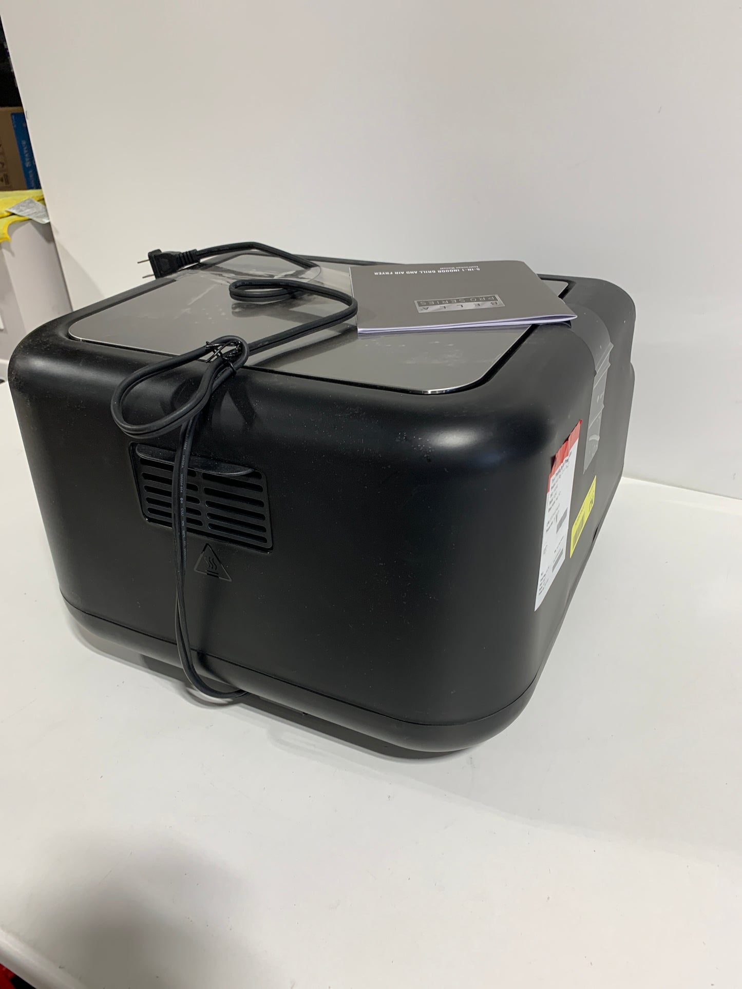 Scratch & Dent Bella PRO - 10.5-qt. Touchscreen 5-in-1 Indoor Grill & Air Fryer