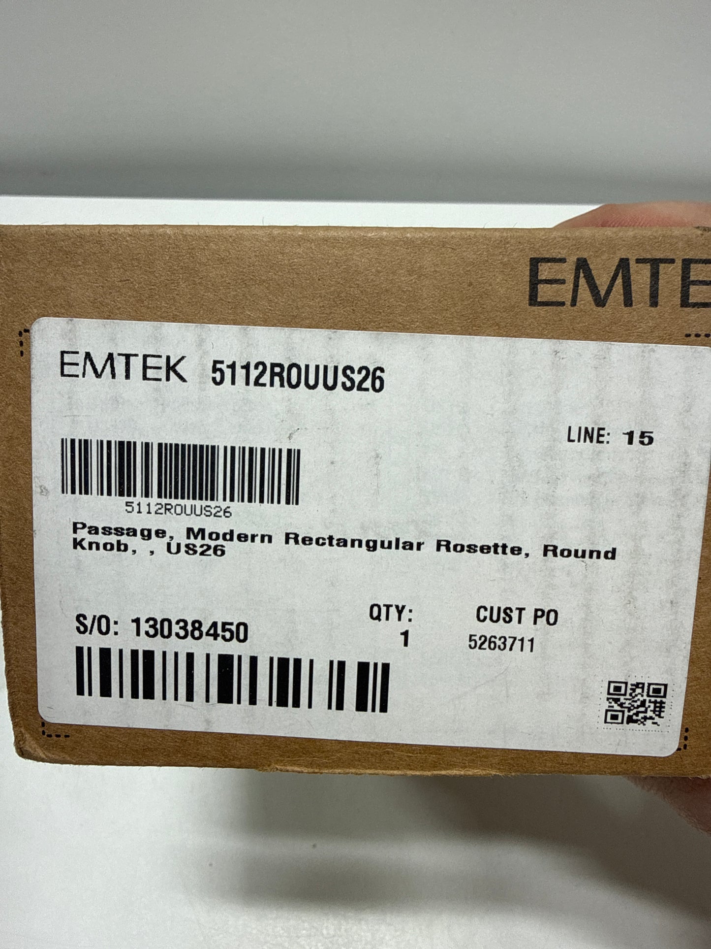 Emtek Passage Set, Modern Rectangle Rosette, Modern Round Knob, Polished Chrome