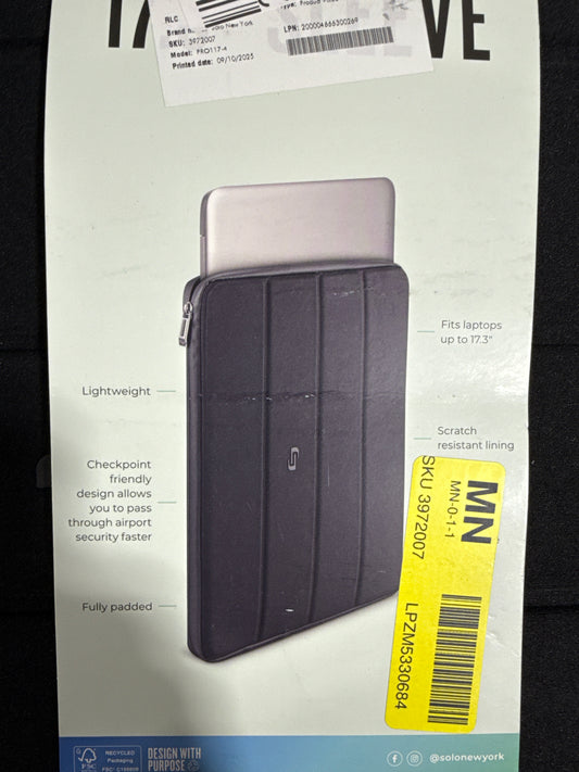Solo New York Bond Sleeve for 17.3" Laptops, Black