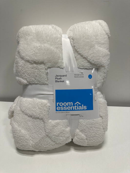 Full/Queen Wavy Jacquard Plush Blanket White - Room Essentials™