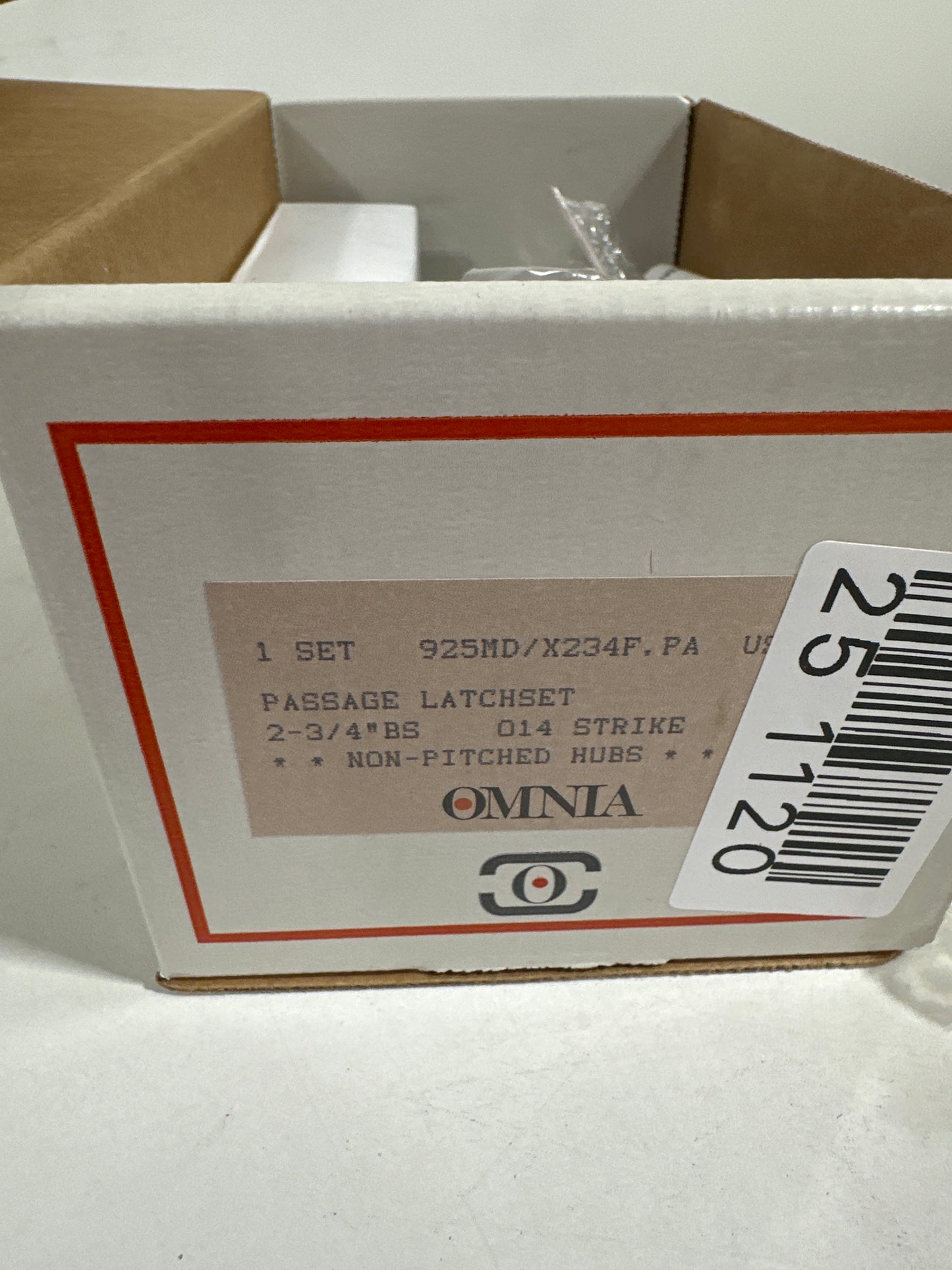 Omnia 925MD/238F.PA26 Passage Leverset with Modern Rosette From the Prodigy Collection Polished Chrome Plated