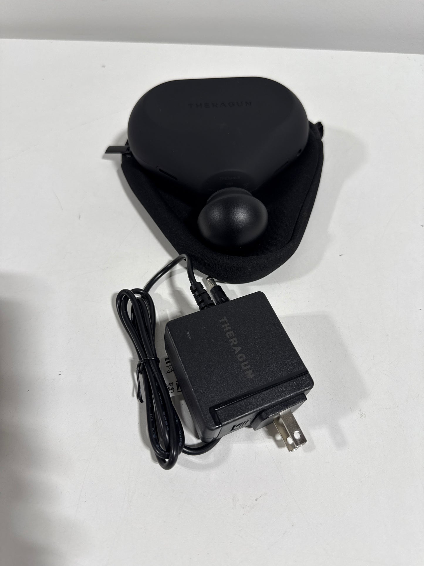 Therabody Theragun Mini 1st Gen Bluetooth Handheld Percussive Massager Deep Tissue Massager Black