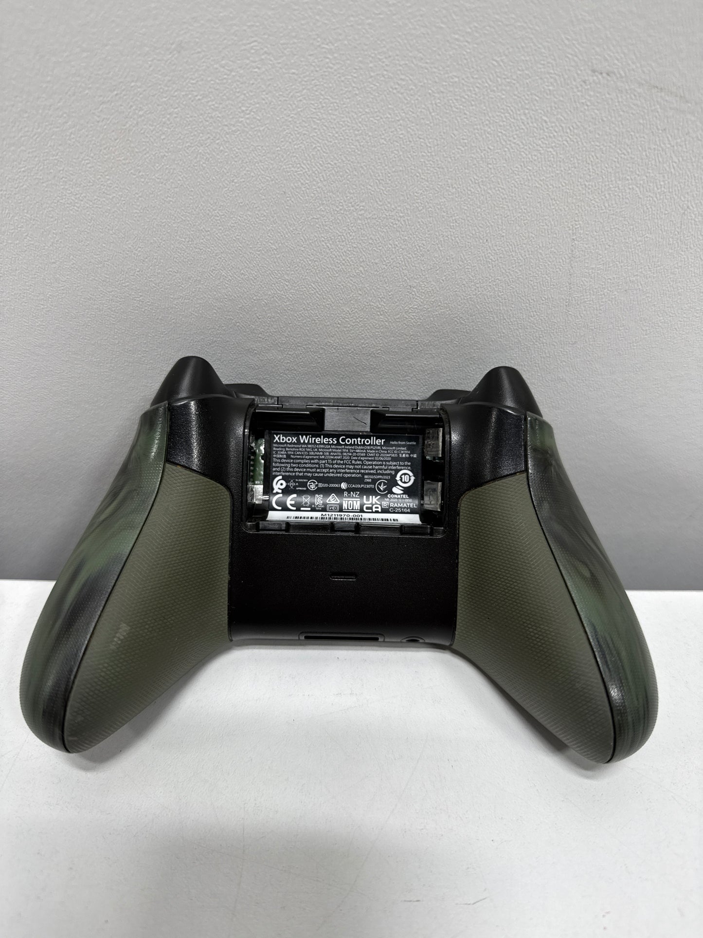 Used See Desc Microsoft Xbox Wireless Controller – Nocturnal Vapor Special Edition for Xbox Series X|S Xbox One and Windows Devices