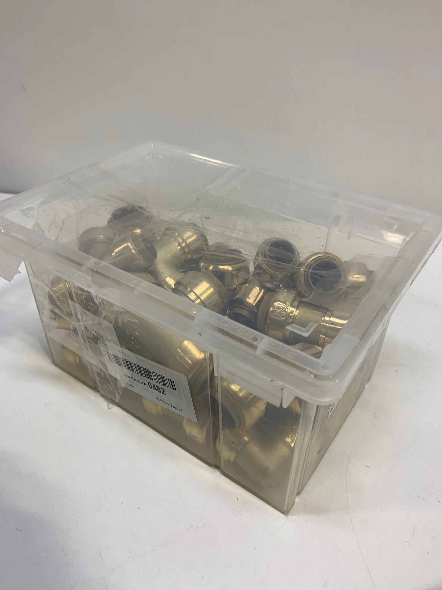 SUNGATOR Pushfit Plumbing Fitting Bundle, 5 Each 1/2 Inch Coupling, Elbow, Tee, 3 Each 3/4 Inch Coupling, Elbow, Tee, No Lead Brass Push to Connect Pex,Copper,CPVC, with 2 Disconnect Clips, Pack of 24