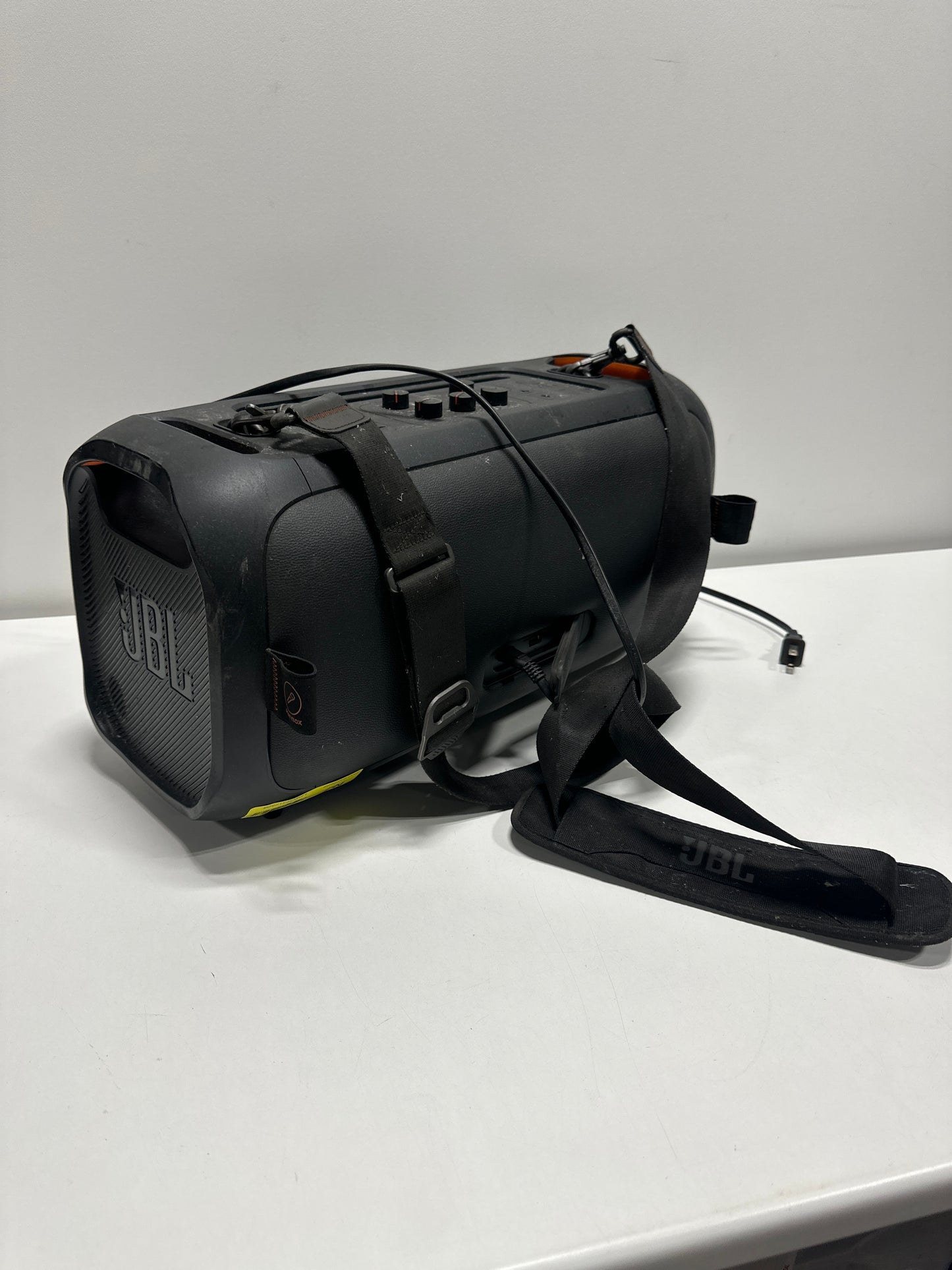 Used For Parts JBL PartyBox on-the-Go - Portable Party Speaker with Built-in Lights and Wireless Mic - Black