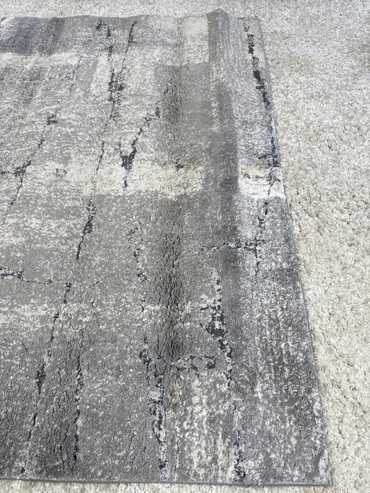 Used Icon Rug Collection, Sanji Blue 5 ft. 3 in. x 7 ft