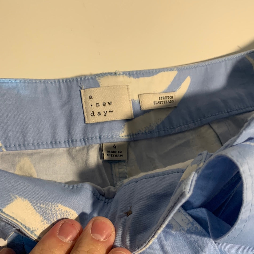 Shorts de tiro alto con parte delantera plisada para mujer - Azul a New Day/Blanco