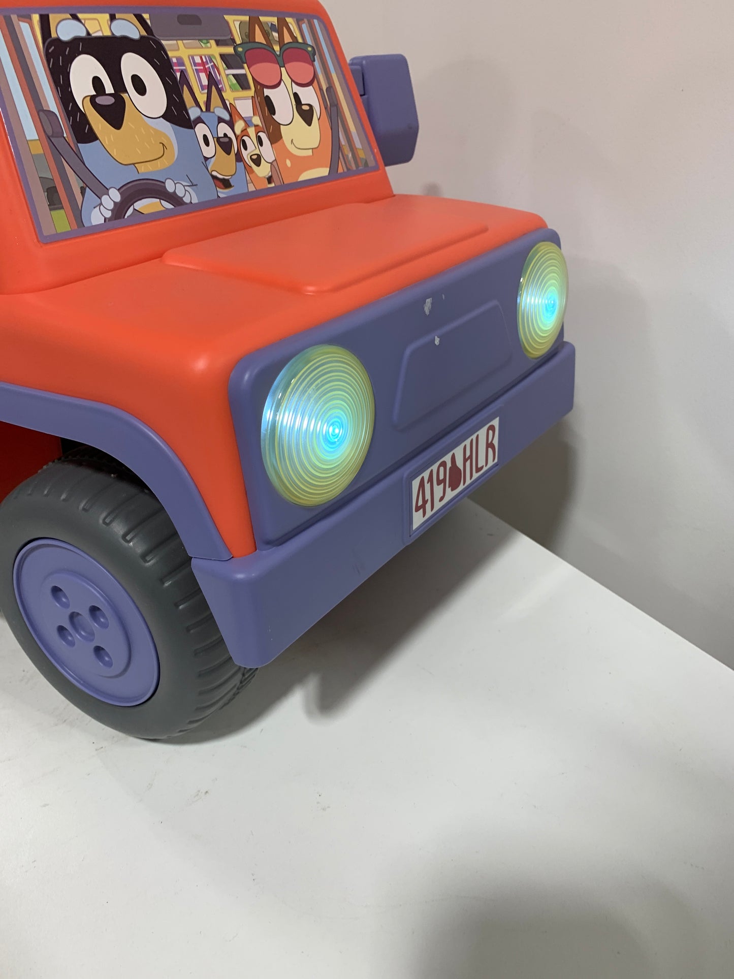 Used Bluey 6V Ride-on Road Trip Edition