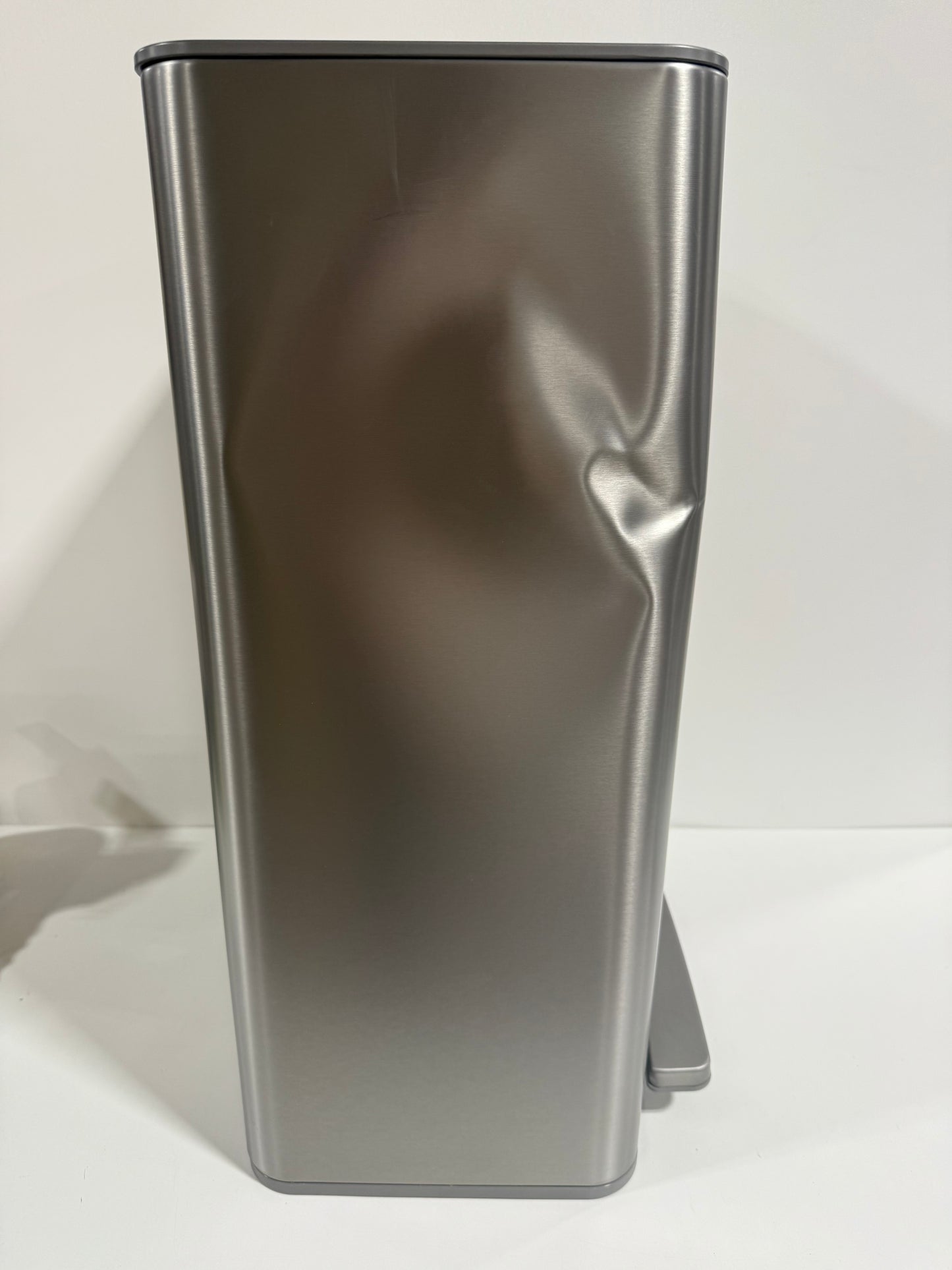 Dent Kohler 47L Step Trash Can