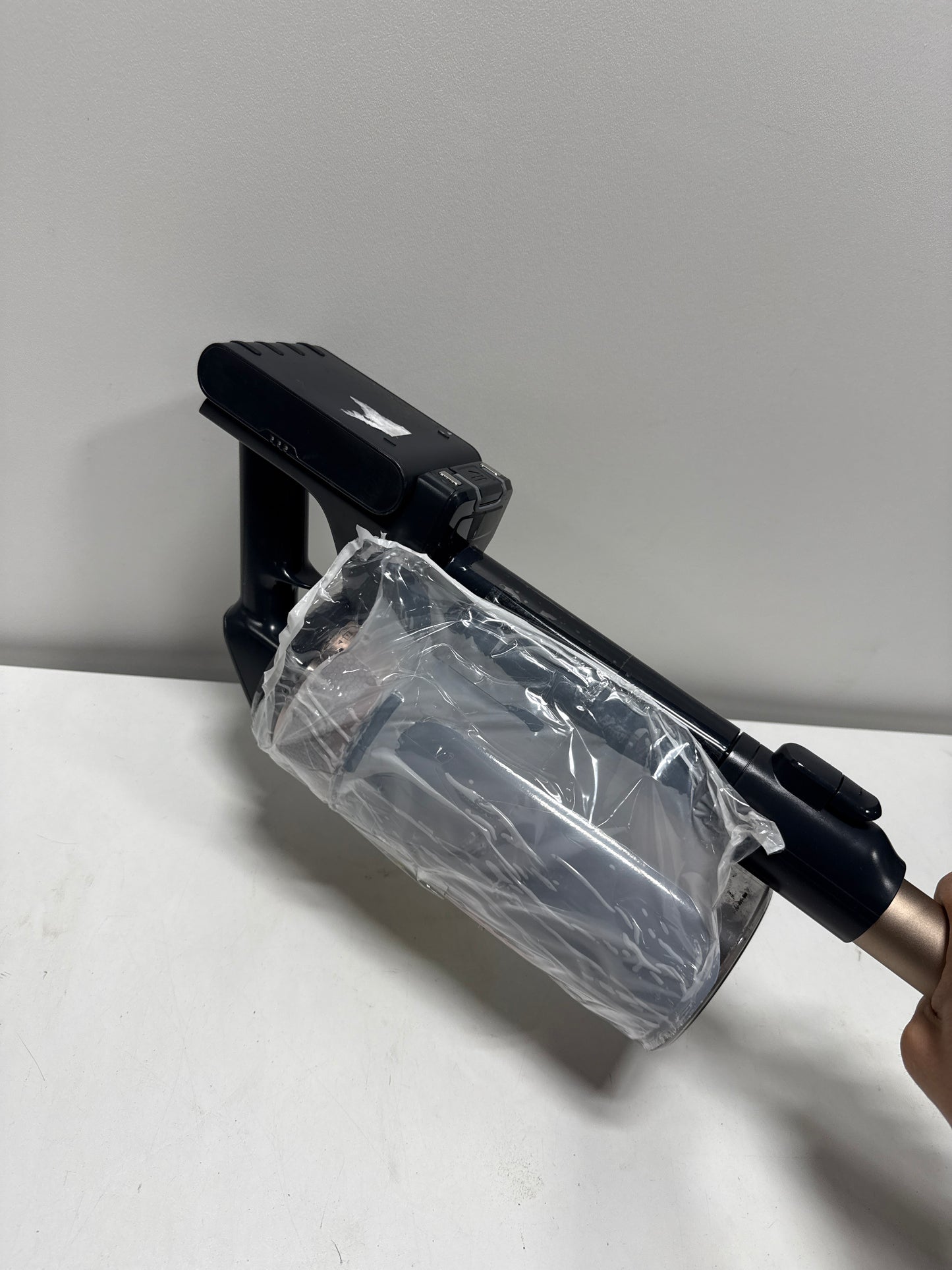 Used Samsung Jet 60 Pet Cordless Stick Vacuum in Rose Gold