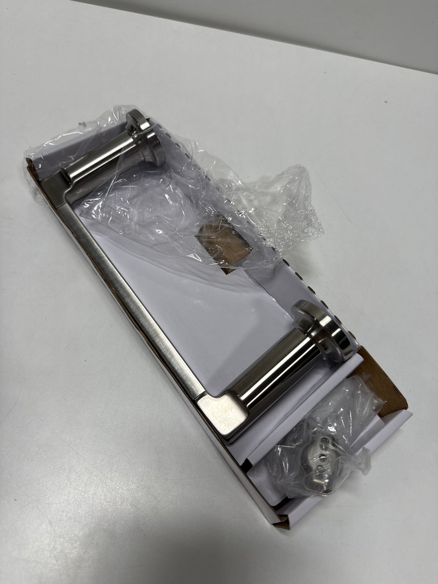 Delta 78908 Tetra 8 Towel Bar - Brilliance Stainless