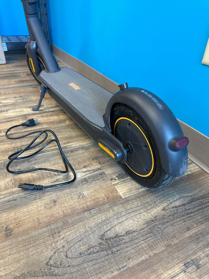 Used Segway - Max G30P Electric Kick Scooter, Foldable Electric Scooter w/40.4 mi Max Operating Range & 18.6 mph Max Speed - Black