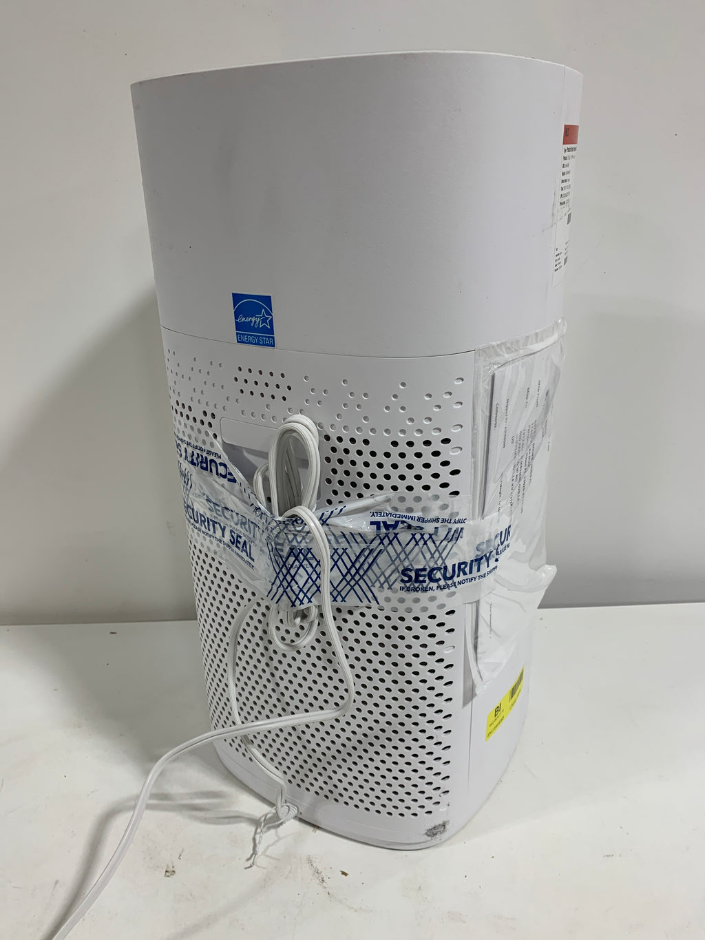 Used Insignia - 375 Sq. Ft. HEPA Air Purifier with ENERGY STAR Certification - White - *Home Environment