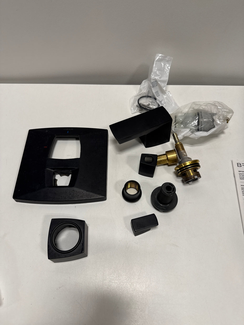 Used Brizo T75588-BL - Brizo Vettis: Tempassure Thermostatic Valve With Integrated 3-Function Diverter Trim Matte Black T75588-BL.
