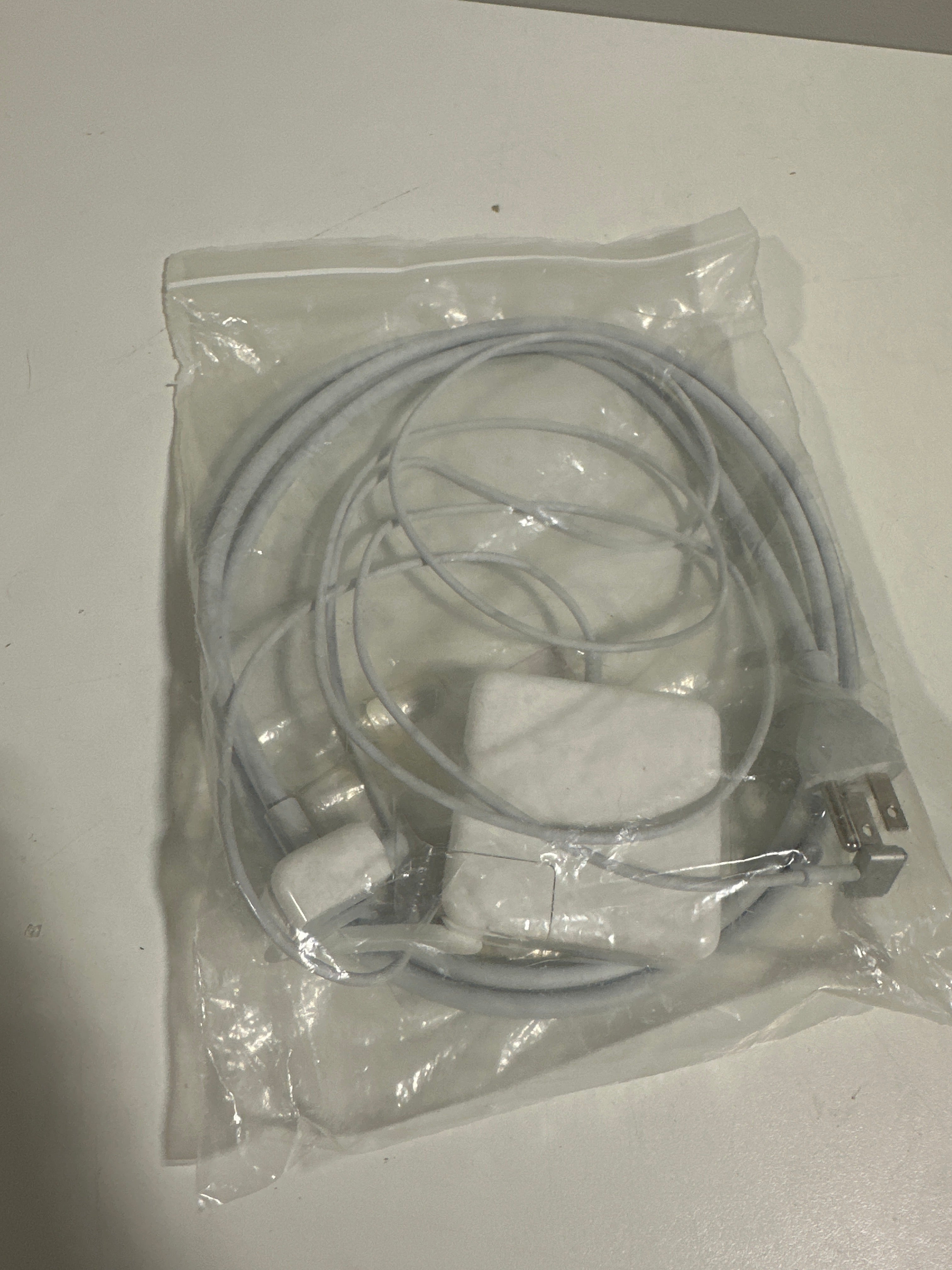 Apple 60W MagSafe 2 Power Adapter (MacBook Pro with 13-inch Retina Display) - White - *Computers & Office