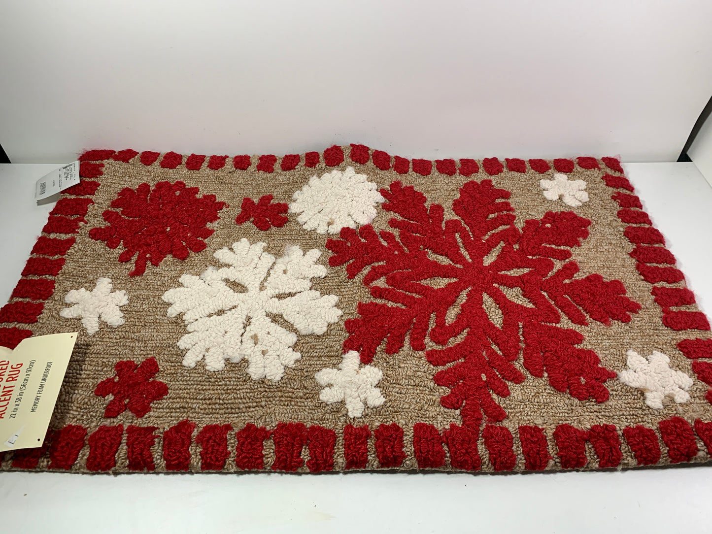 Kirkland Hand Hooked Accent Rug - Holiday Christmas