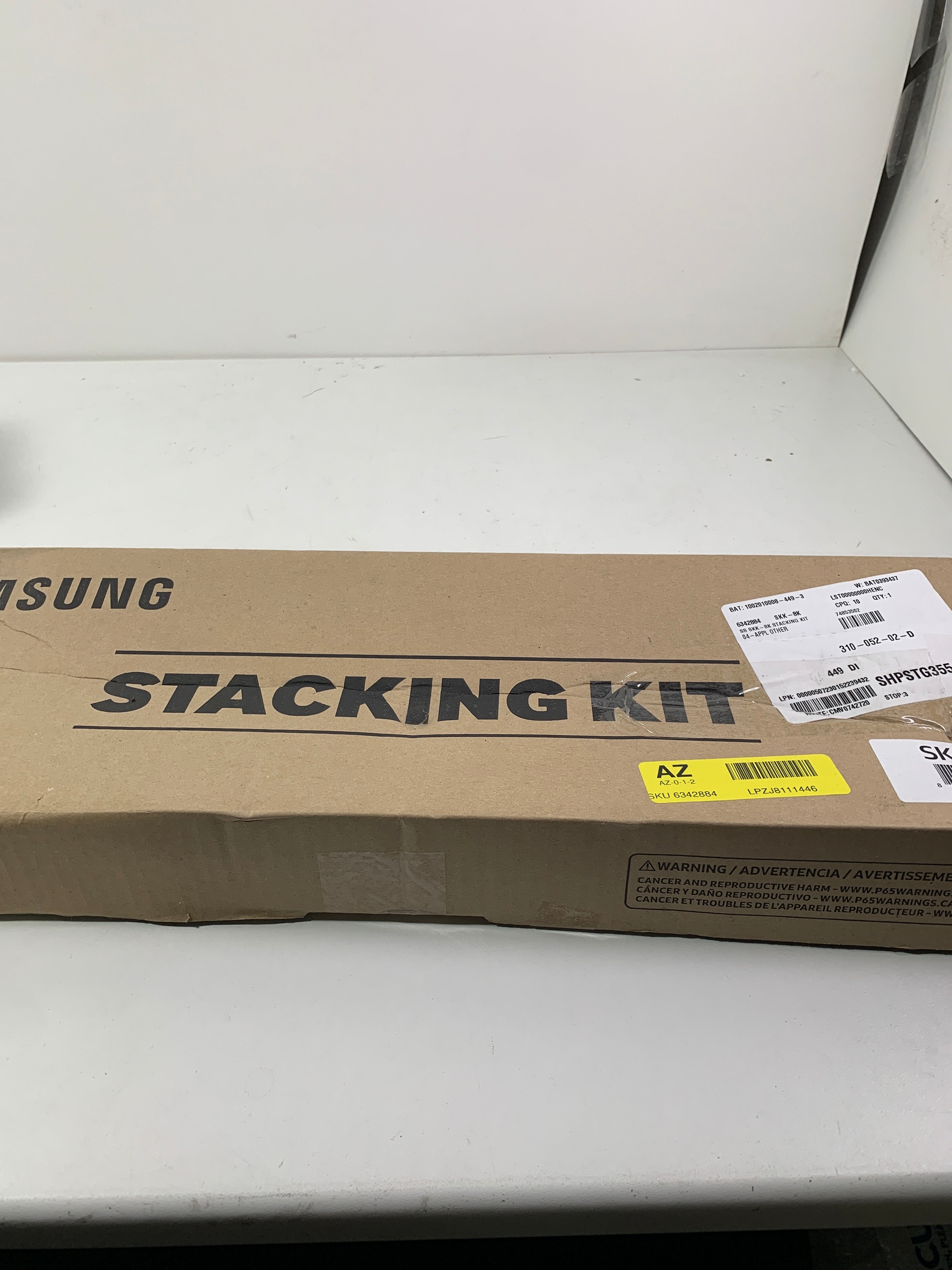 Samsung 27 in. Front Load Washer and Dryer Laundry Stacking Kit - *Kitchen Appliances
