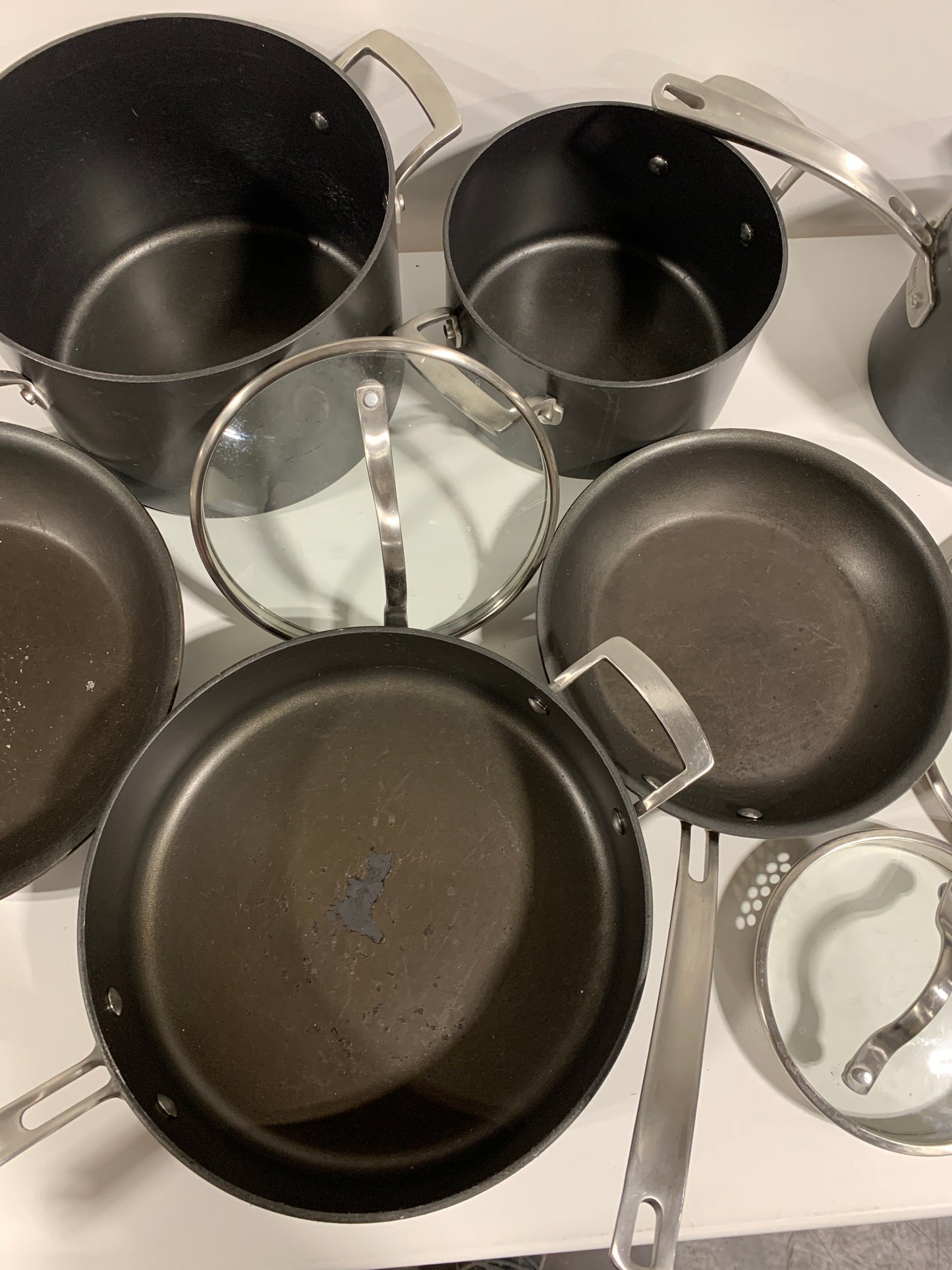 Used Kirkland Signature 12-piece Hard Anodized Cookware Set