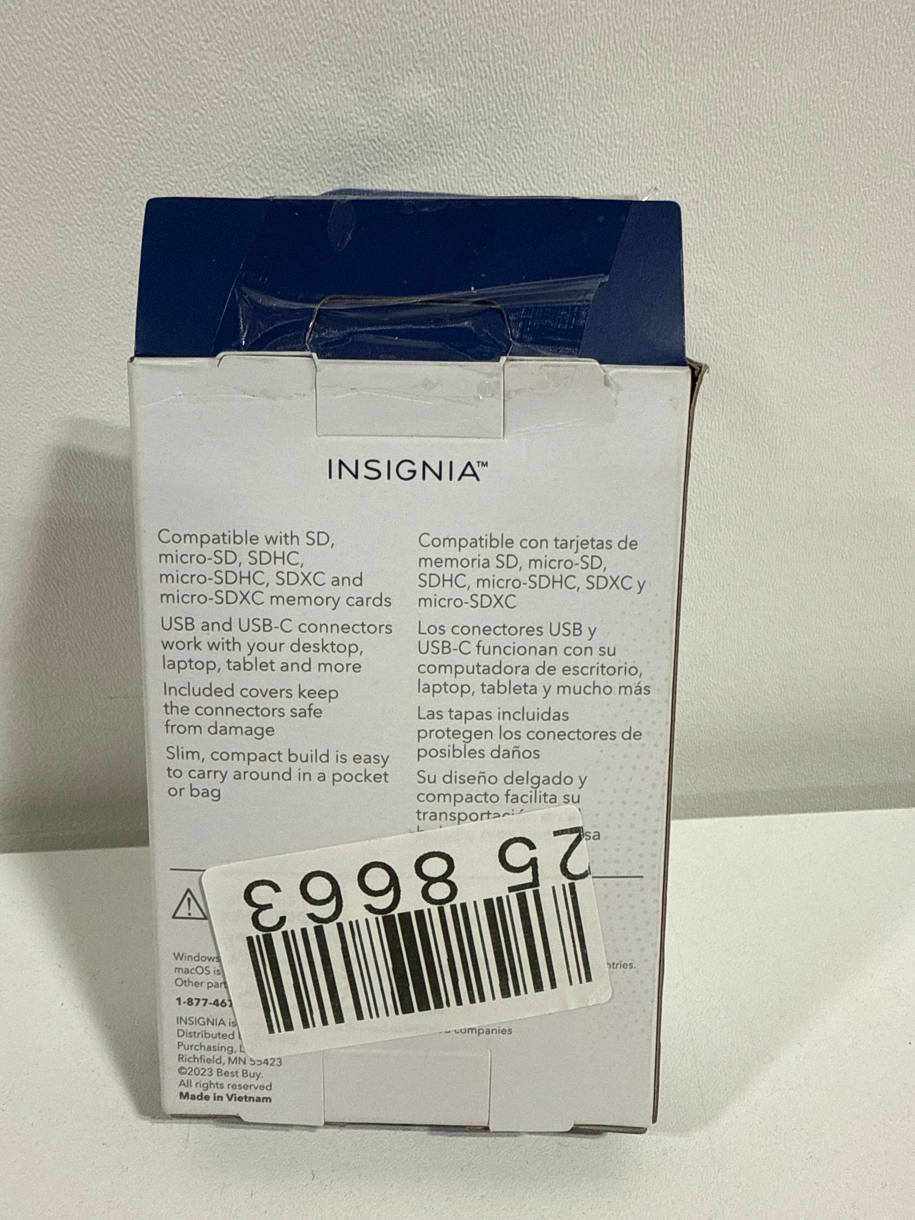 Insignia - USB-C/USB 3.0 to SD and MicroSD Memory Card Reader - Black - *Computers & Office