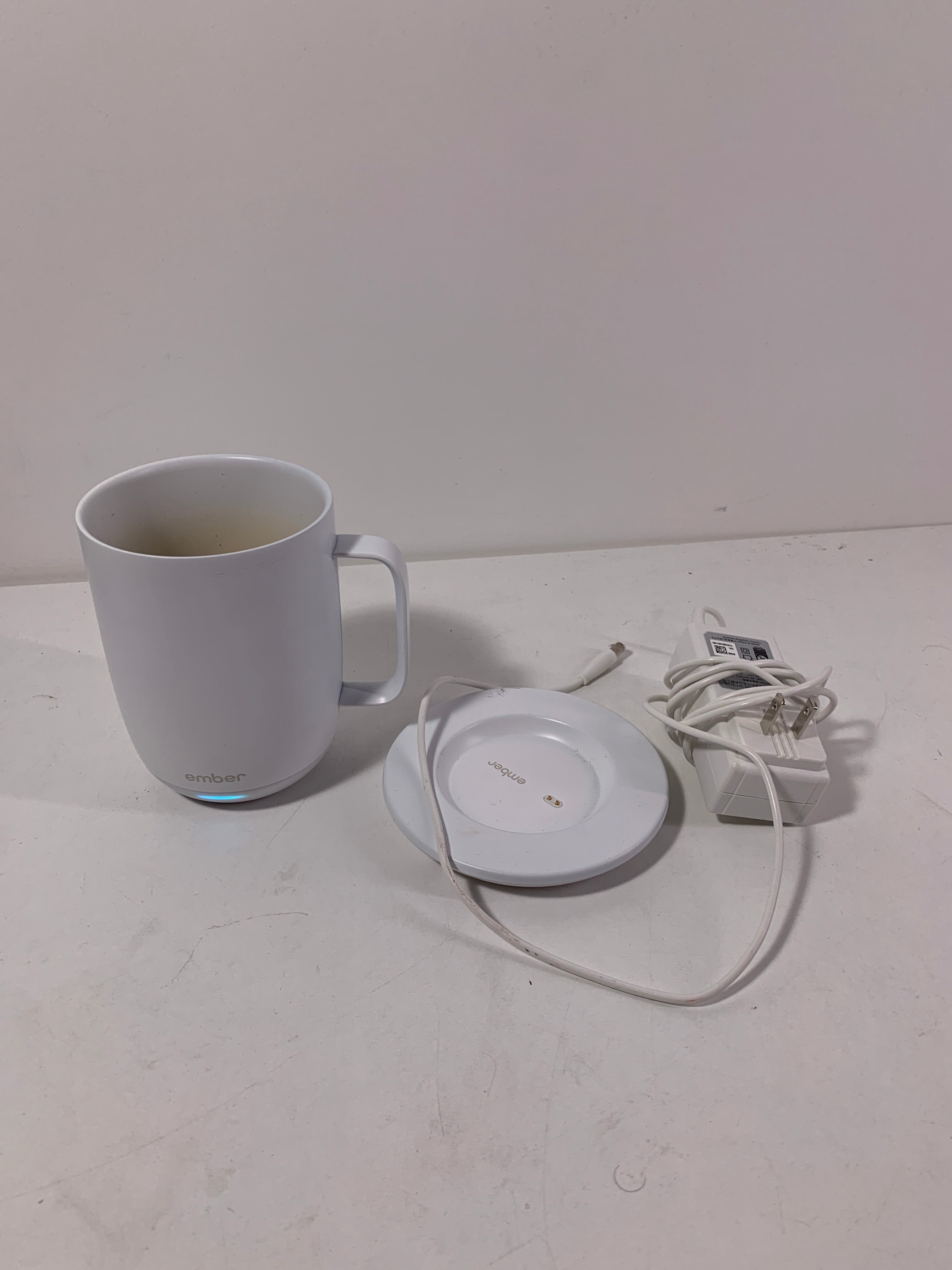 Used Ember - Temperature Control Smart Mug² - 14 oz - White - *Kitchen & Dining