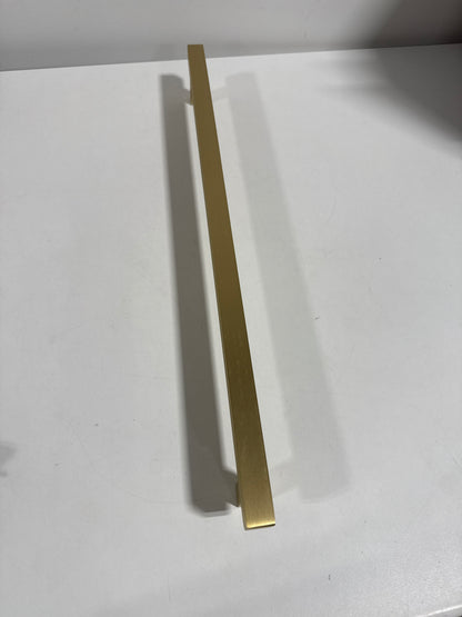 Sratch Omnia Ultima II Series 18 Inch Center to Center Bar Appliance Pull 9010P/457.4