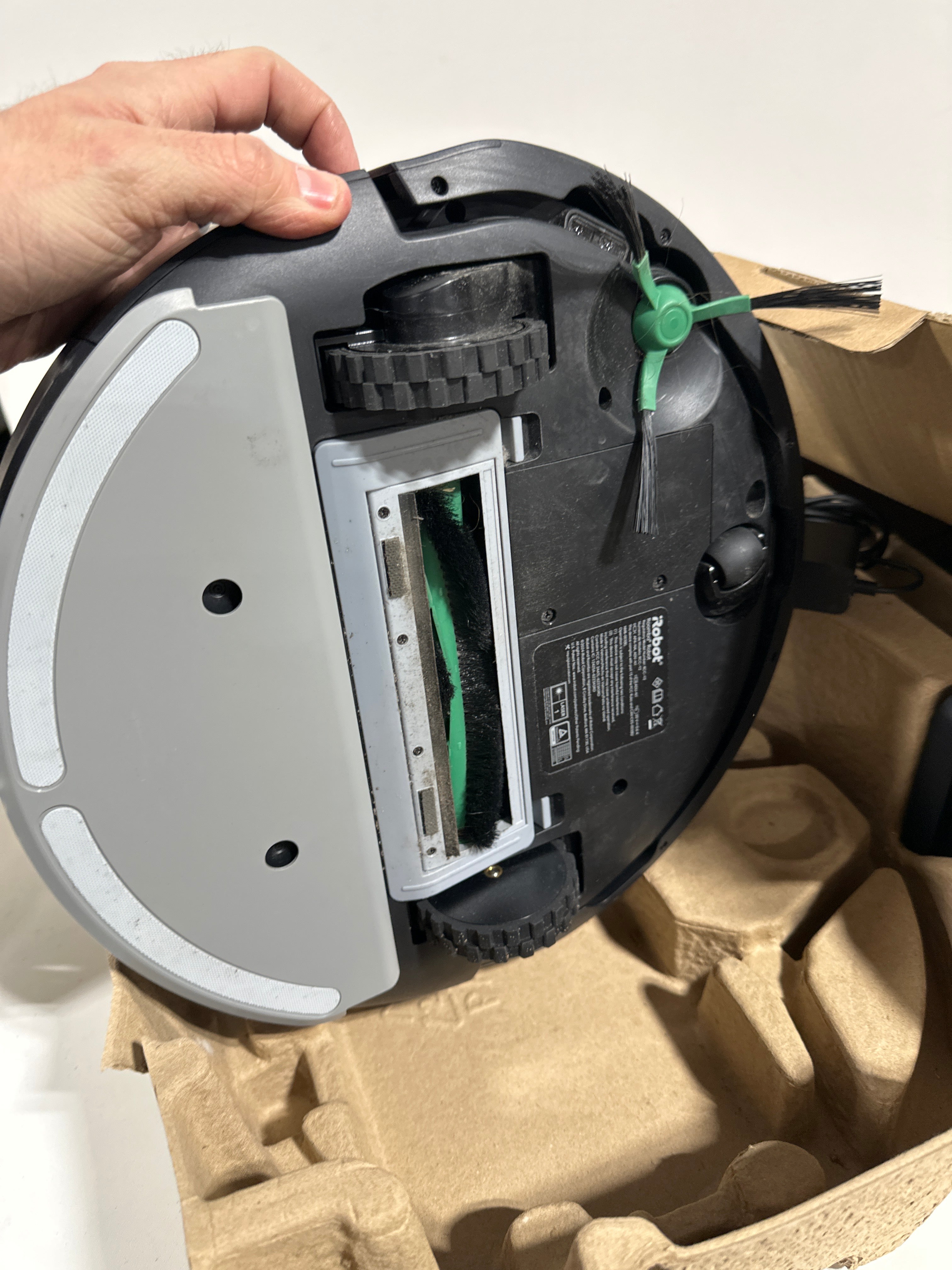 Used IRobot - Roomba 105 Combo Vacuum & Mop - *Vacuums & Carpet Cleaners