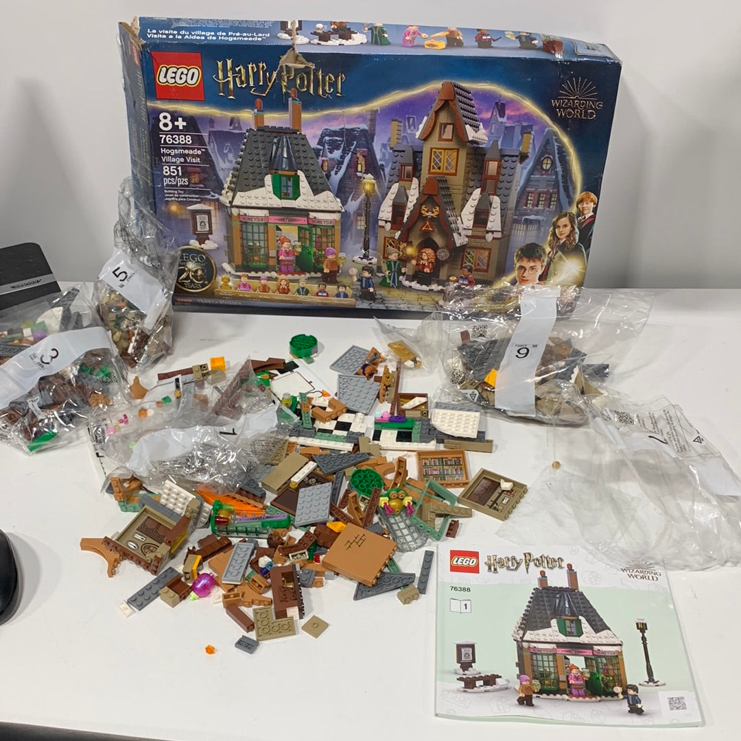 See Desc LEGO Harry Potter Hogsmeade Village Visit House Set 76388 ...