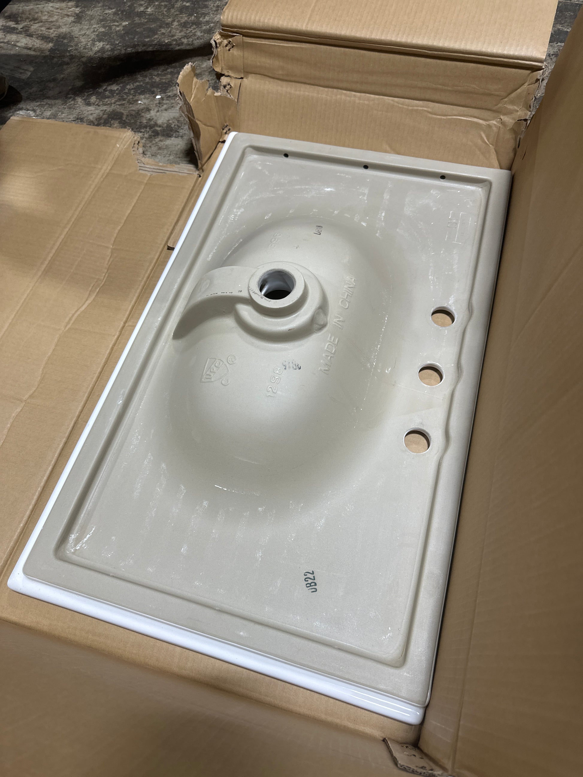 American Standard 1298008.020 Studio S 33 in. Vanity Top Sink – 8 in. Centers White - *Plumbing