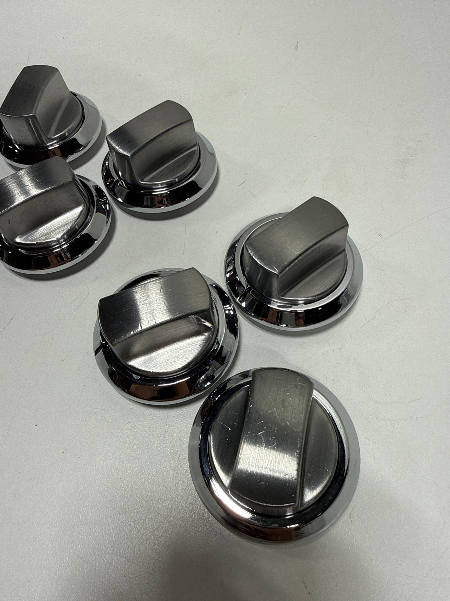 Scratch Viking SSKKVGSU Stainless Knob Kit for Select Viking Cooktops Cooking Appliance Accessories