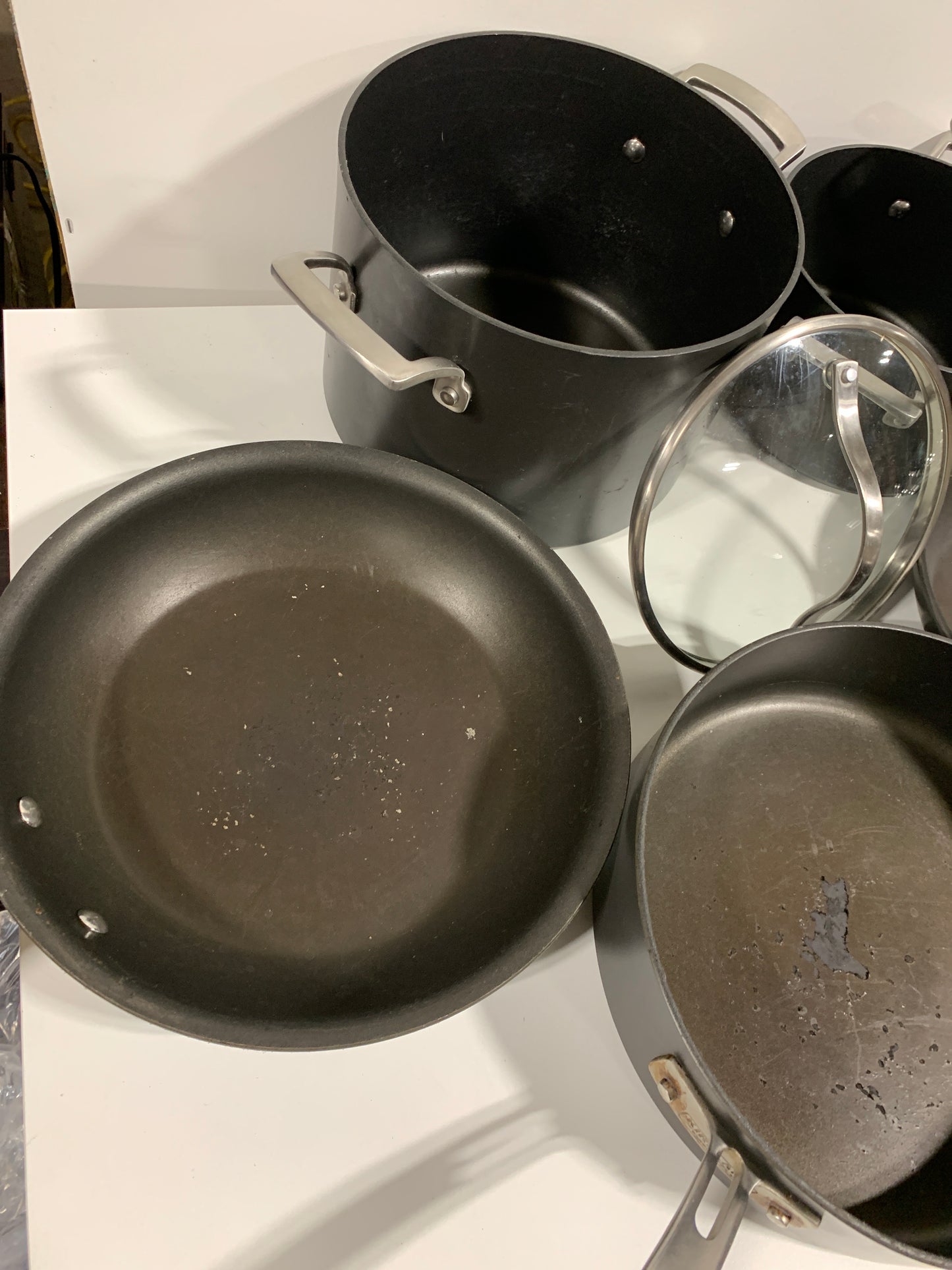 Used Kirkland Signature 12-piece Hard Anodized Cookware Set